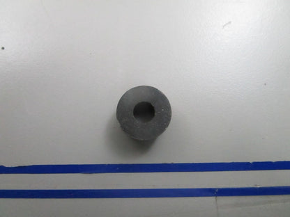 *NEW OEM* 0810 OMC Johnson Evinrude Grommet 552360 0552360
