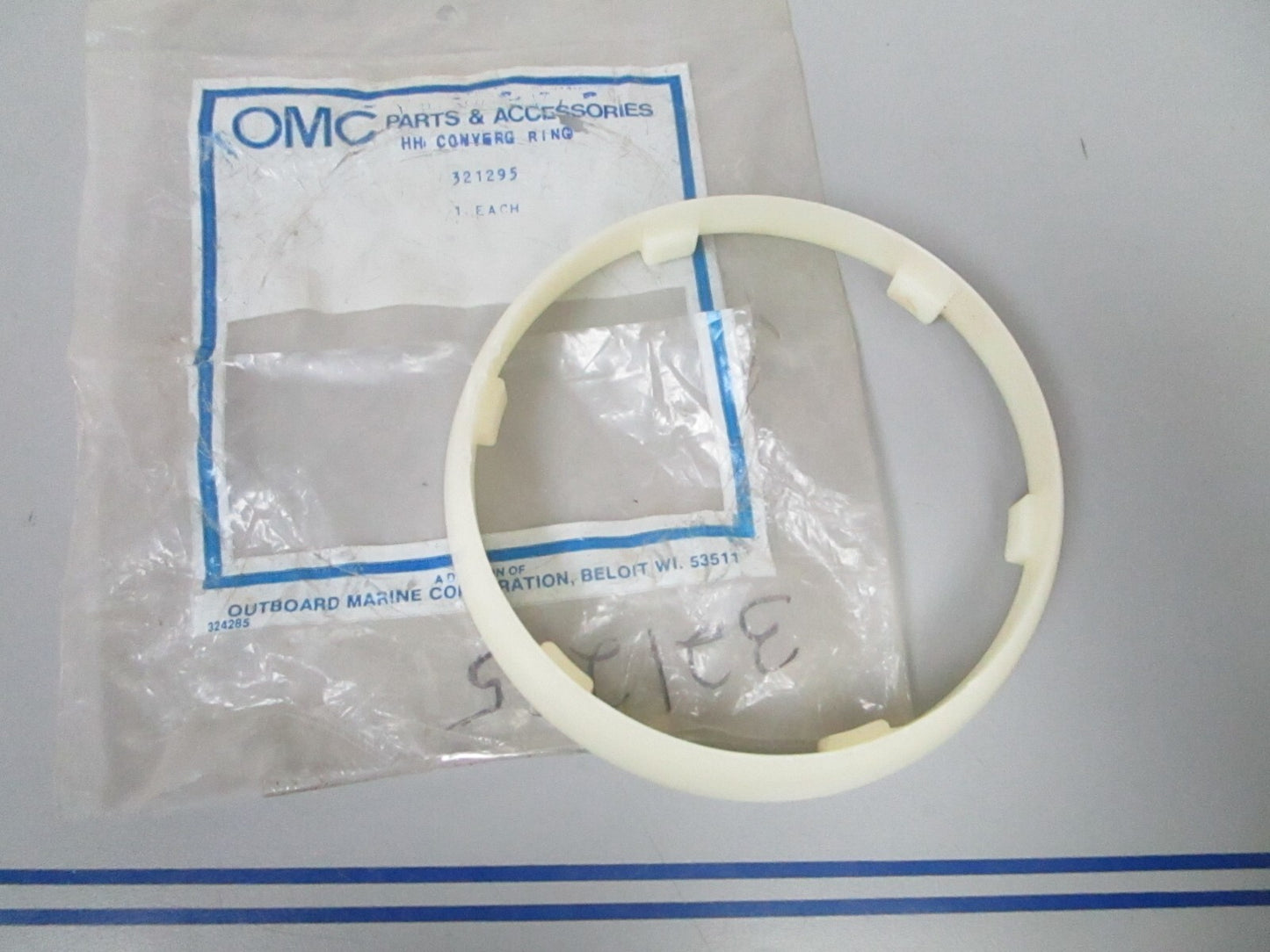 *NEW OEM* 0810 OMC Johnson Evinrude Propeller Converging Ring 321295 0321295