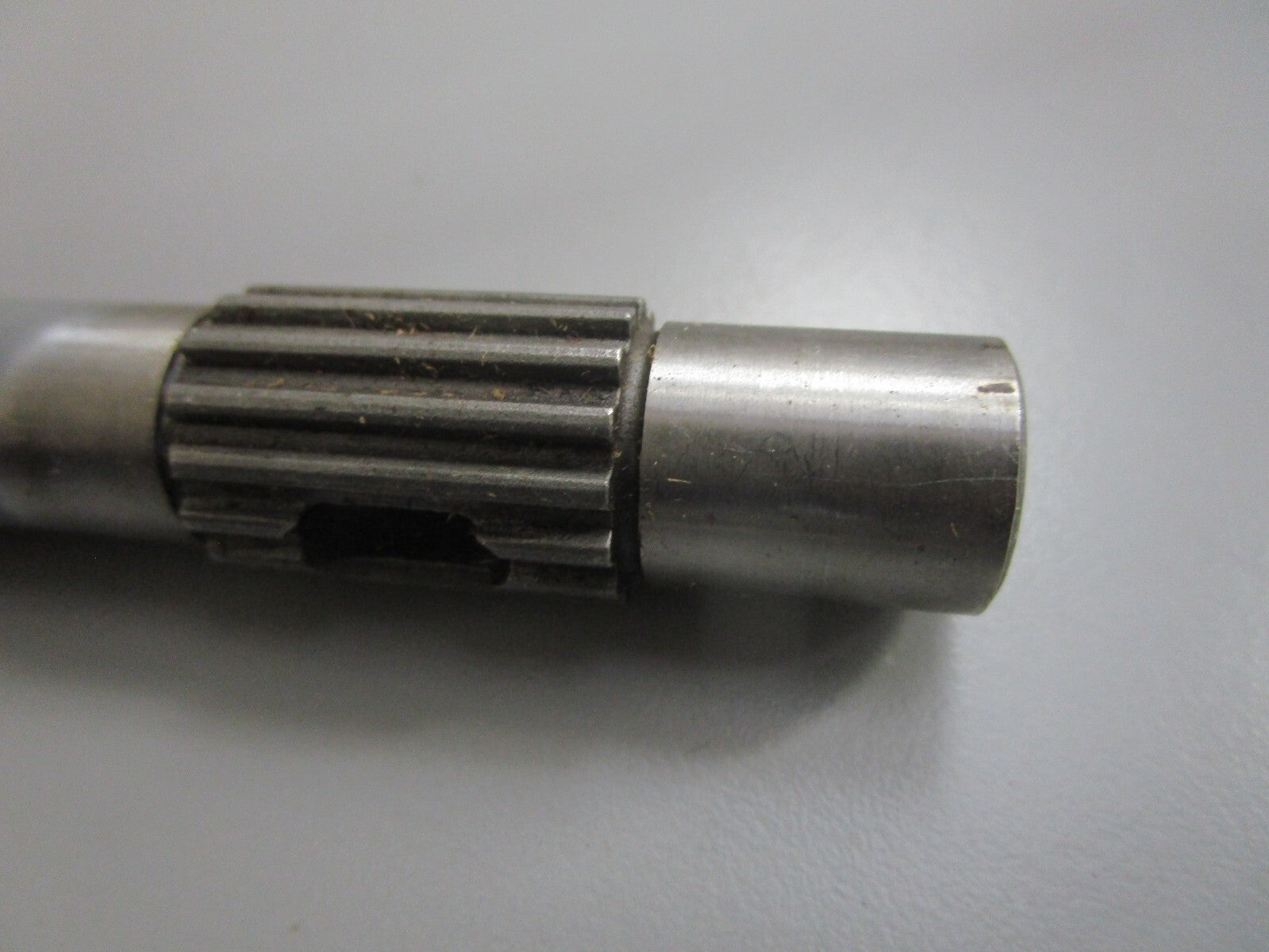 *NEW OEM* 0810 Mercury Quicksilver Propeller Shaft 44-33581