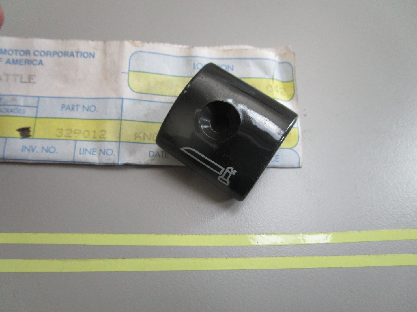 *NEW OEM* 0810 OMC Johnson Evinrude Tilt Lock Knob 329012 0329012