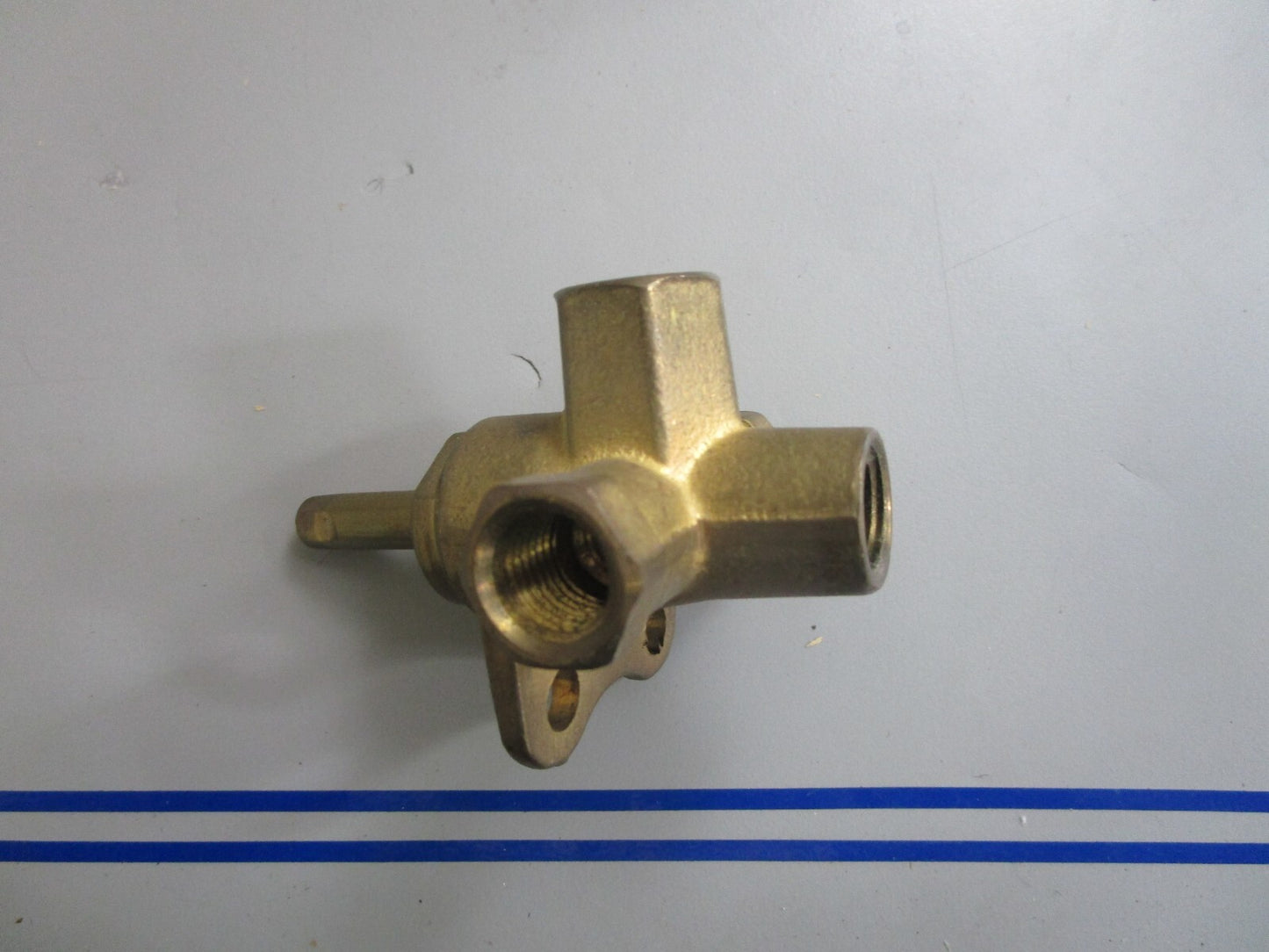 *NEW OEM* 0810 OMC Johnson Evinrude 4-Way Valve Assembly 171679 0171679