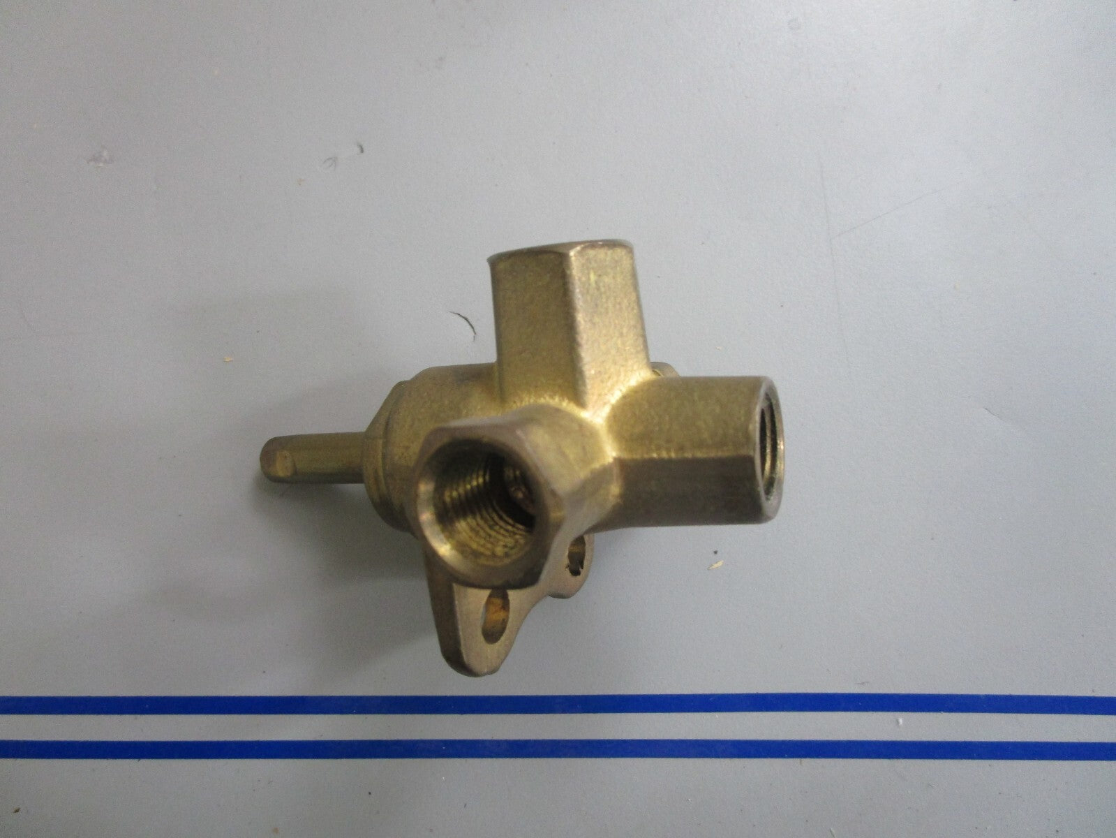 *NEW OEM* 0810 OMC Johnson Evinrude 4-Way Valve Assembly 171679 0171679