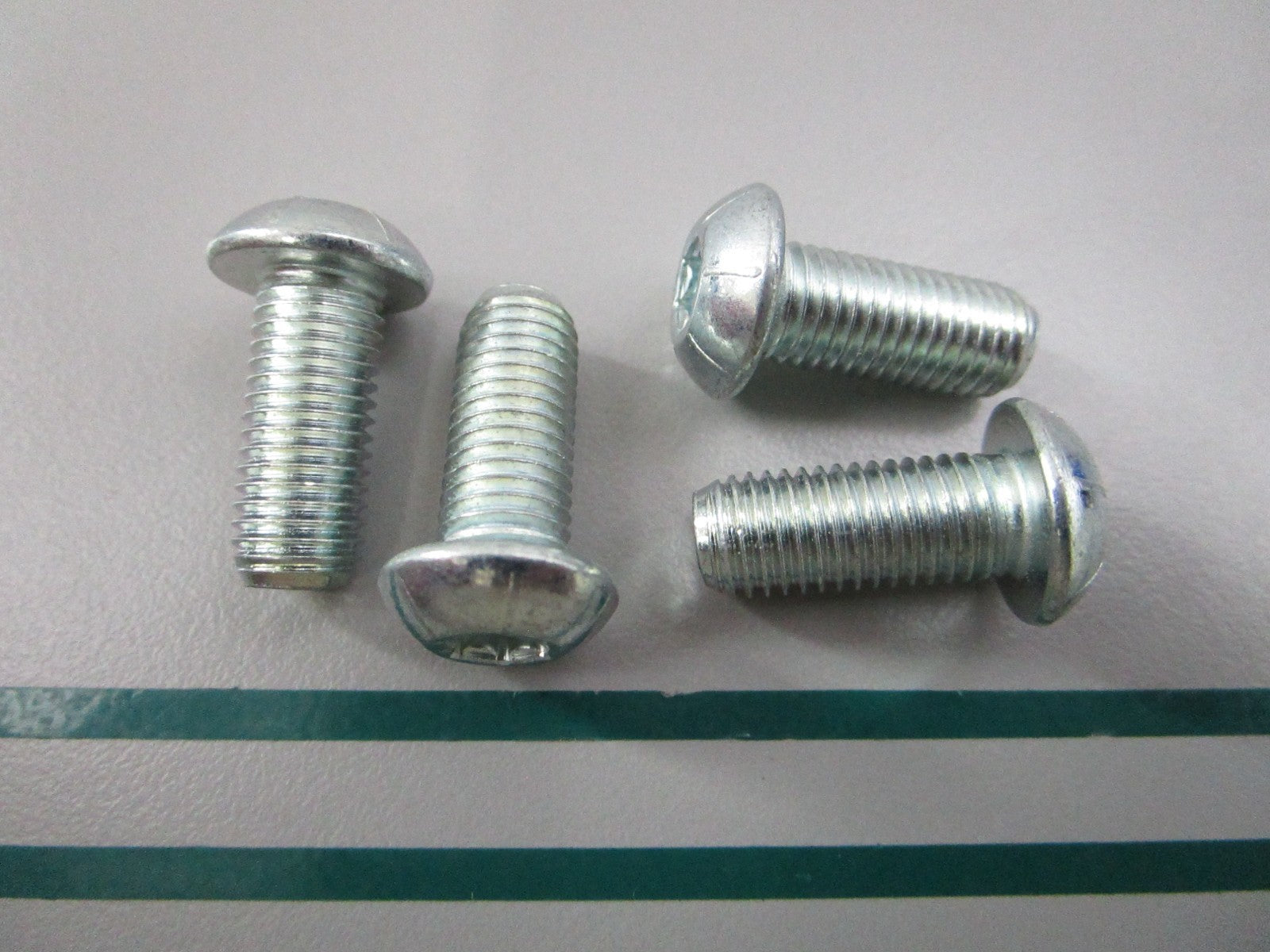 NEW OEM (LOT OF 4) 2534 Harley Davidson Screw 0810