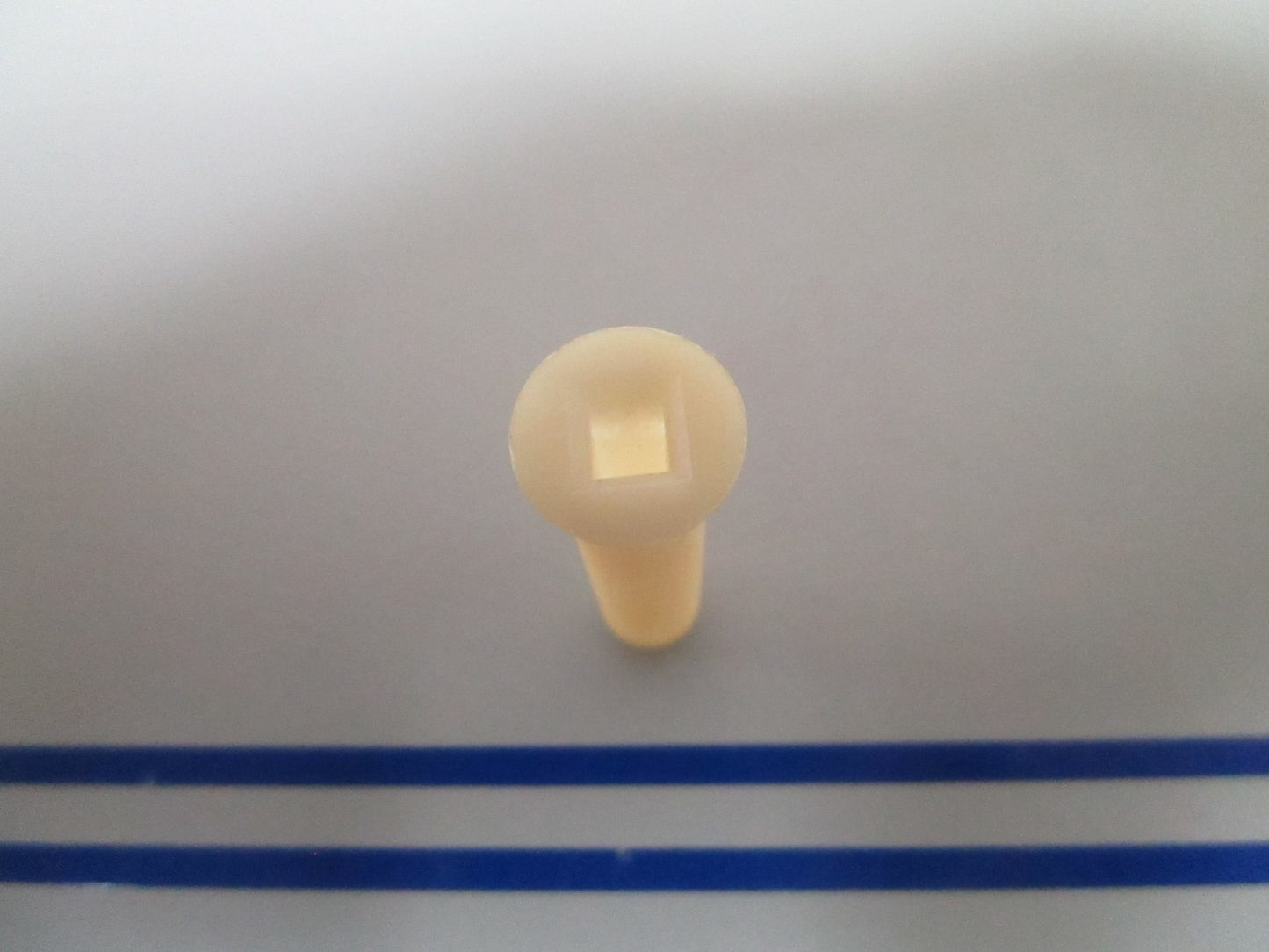 NEW OEM 312068 0312068 OMC Johnson Evinrude Screw 0810