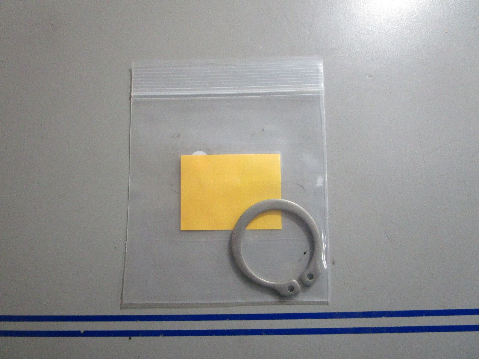 *NEW OEM* 0810 OMC Johnson Evinrude Retaining Ring 908339 0908339