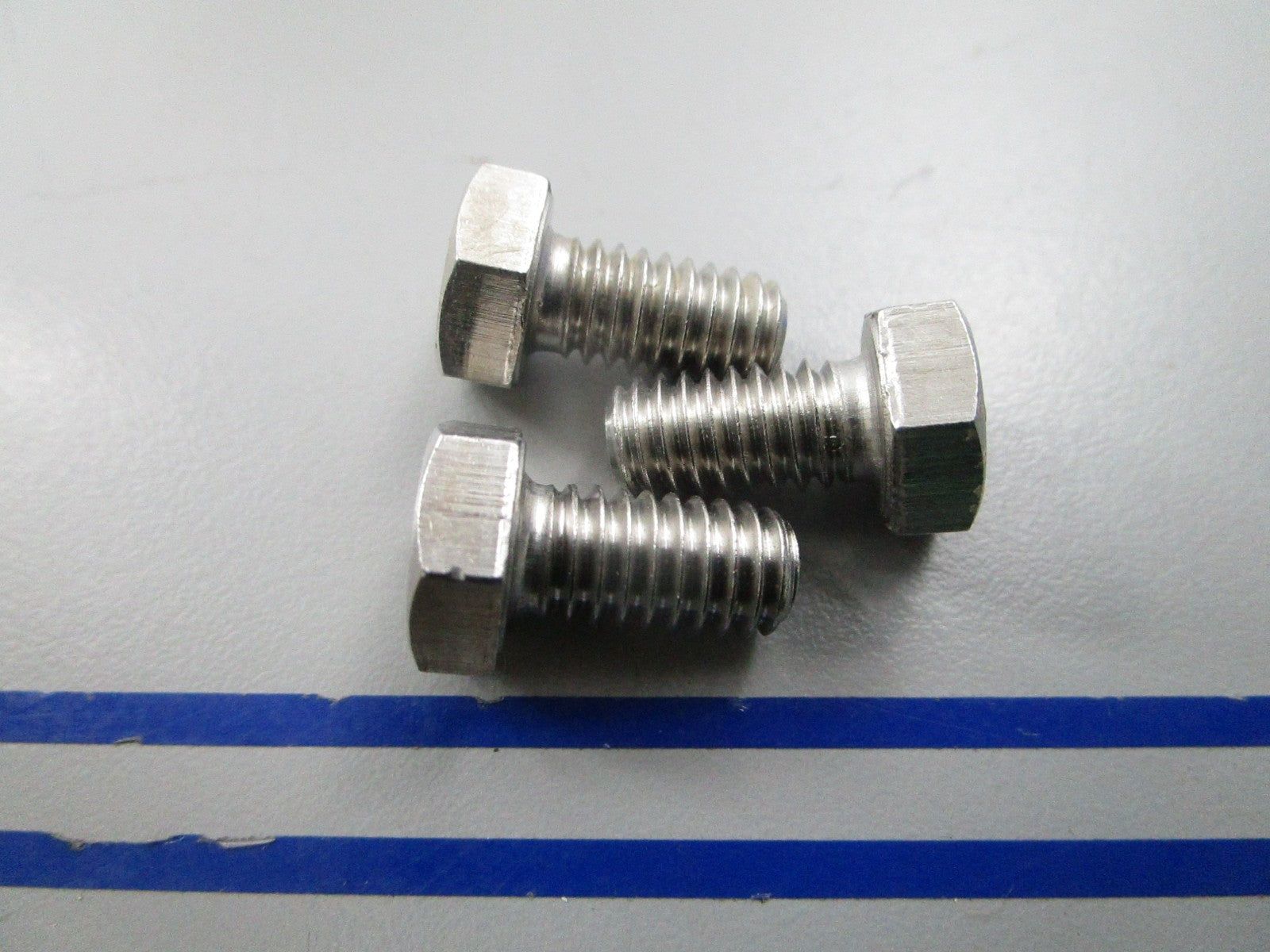 NEW OEM (LOT OF 3) 330437 0330437 OMC Johnson Evinrude Screw 0810