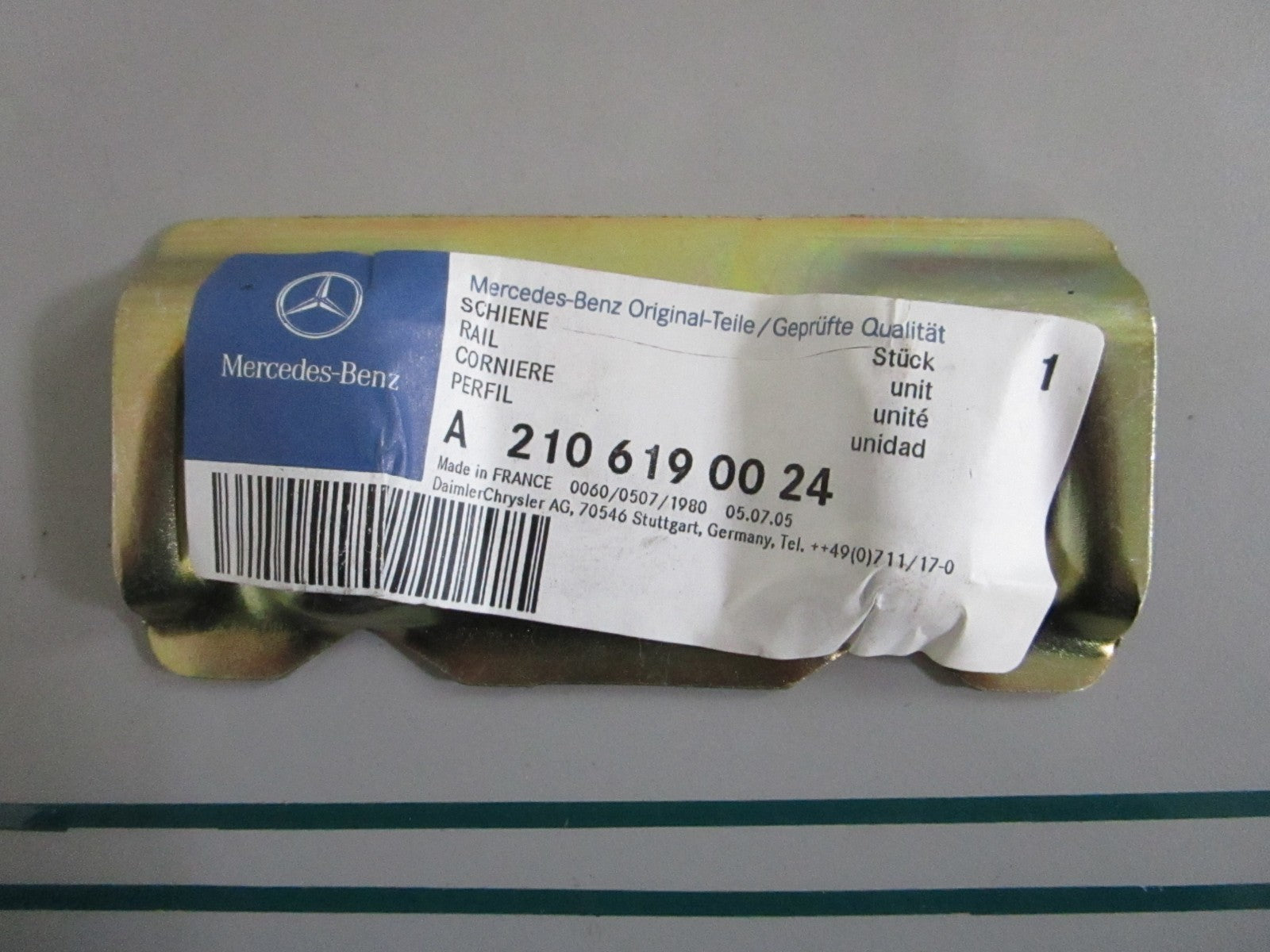 NEW OEM 2106190024 Mercedes-Benz Rail 0820