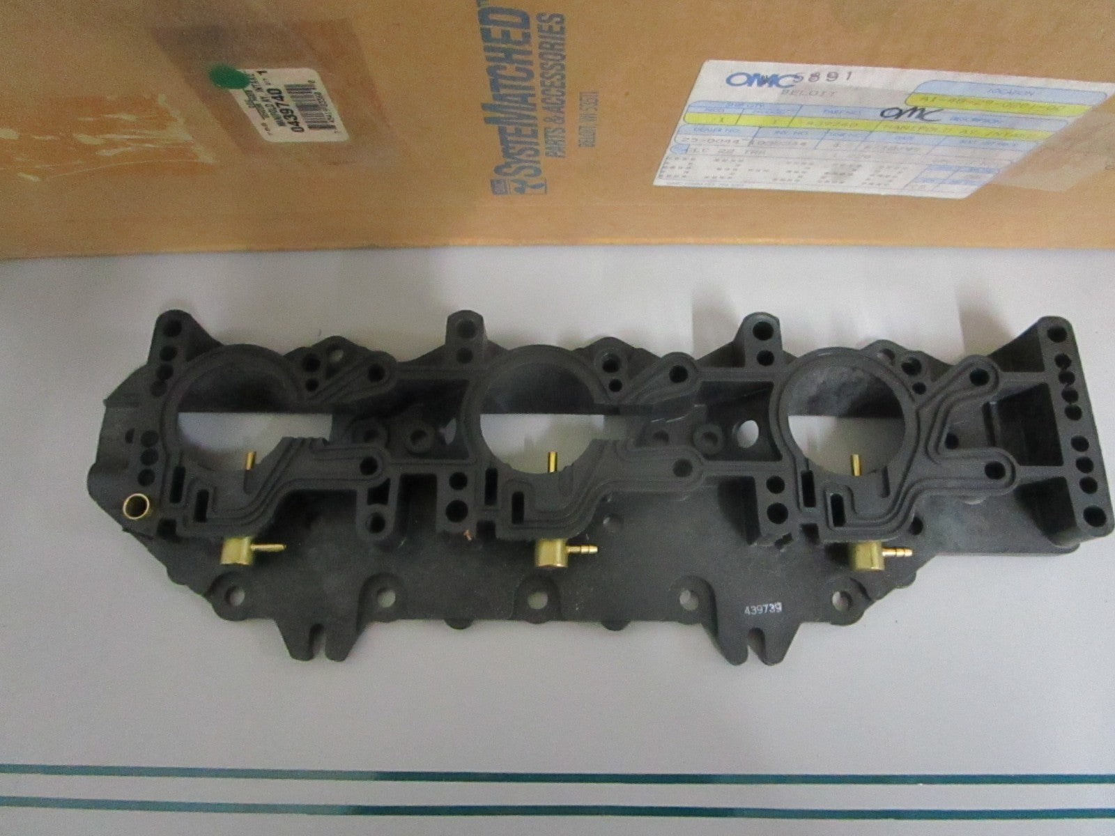 NEW OEM 439740 0439740 OMC Johnson Evinrude Intake Manifold Assy 0820