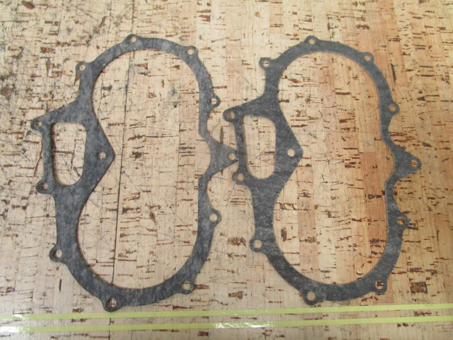 *NEW OEM* (LOT OF 2) 0810 OMC Johnson Evinrude Gasket 304261 0304261