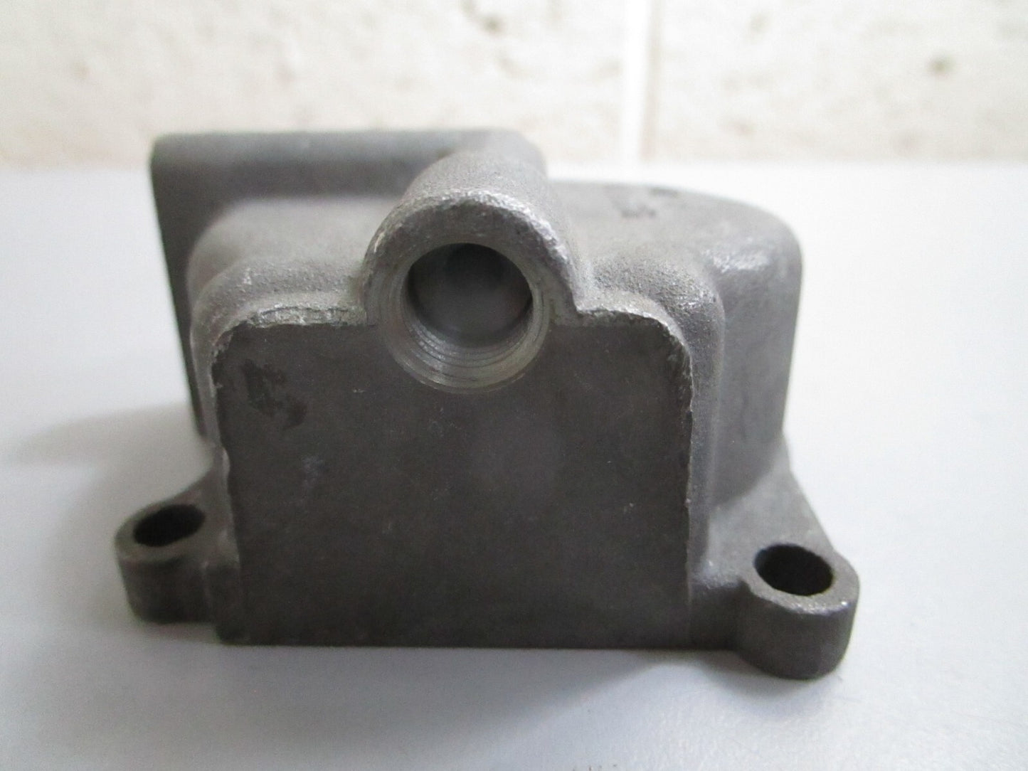 *NEW OEM* 0820 OMC Johnson Evinrude Float Chamber 383319 0383319