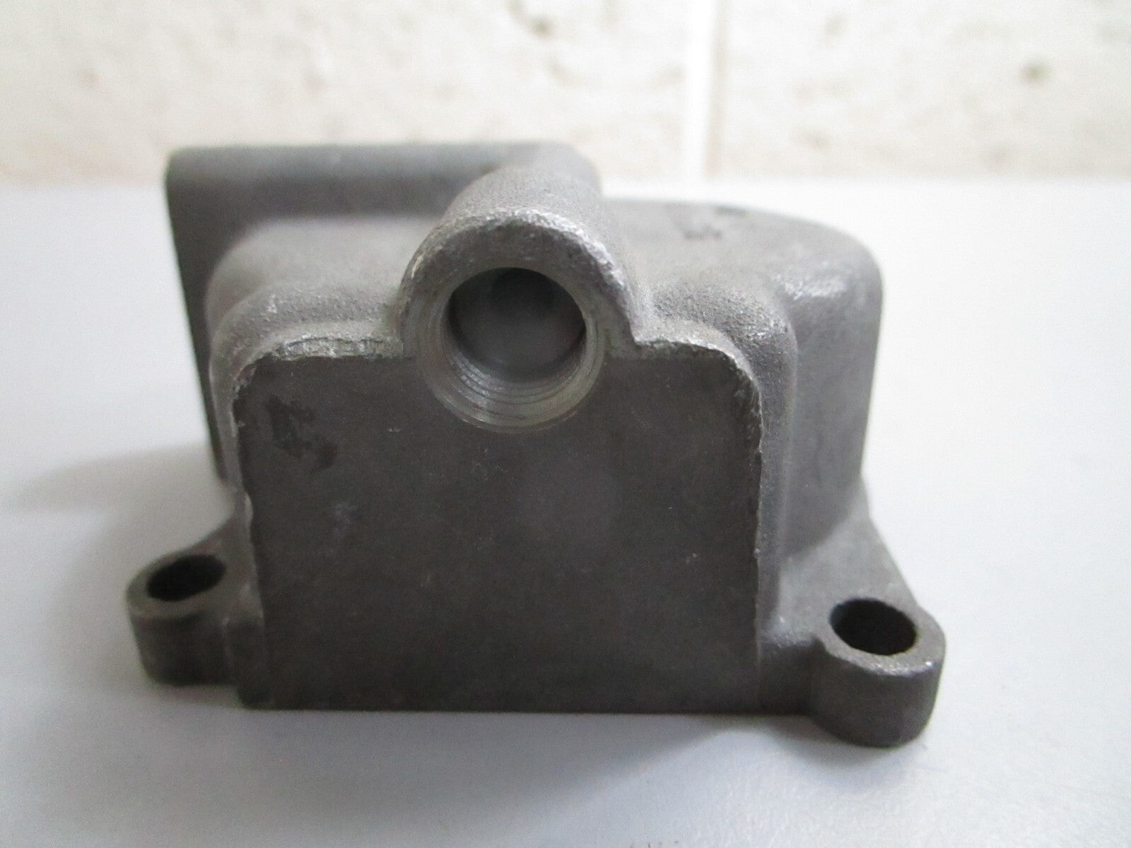 *NEW OEM* 0820 OMC Johnson Evinrude Float Chamber 383319 0383319