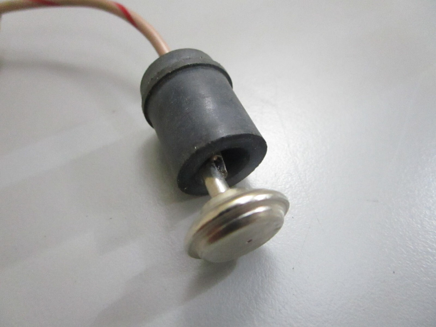 *NEW OEM* 0820 OMC Johnson Evinrude Temperature Switch 584590 0584590
