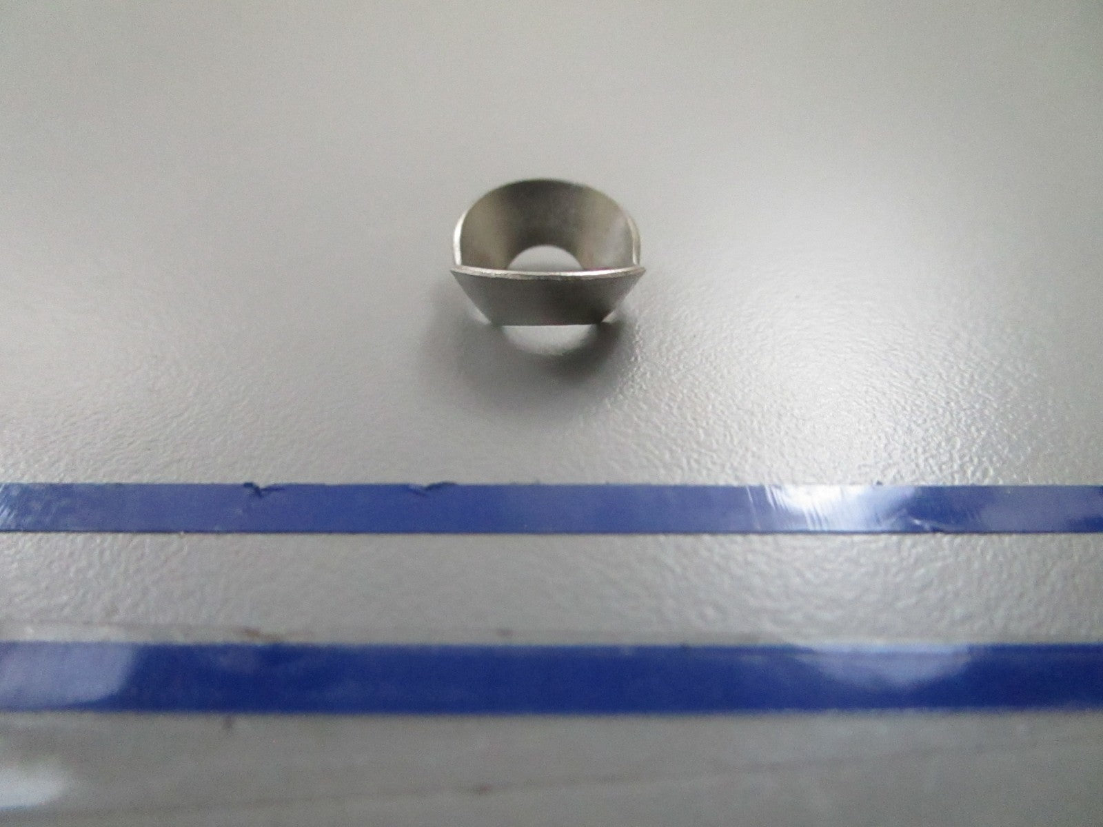 *NEW OEM* 0810 OMC Johnson Evinrude Retainer 302420 0302420