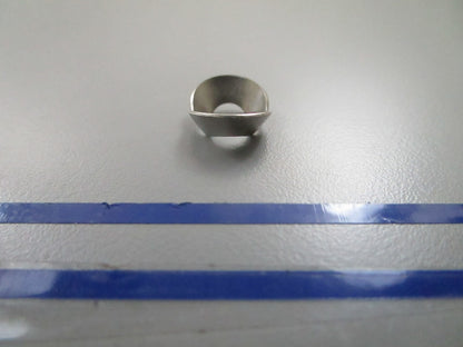 *NEW OEM* 0810 OMC Johnson Evinrude Retainer 302420 0302420