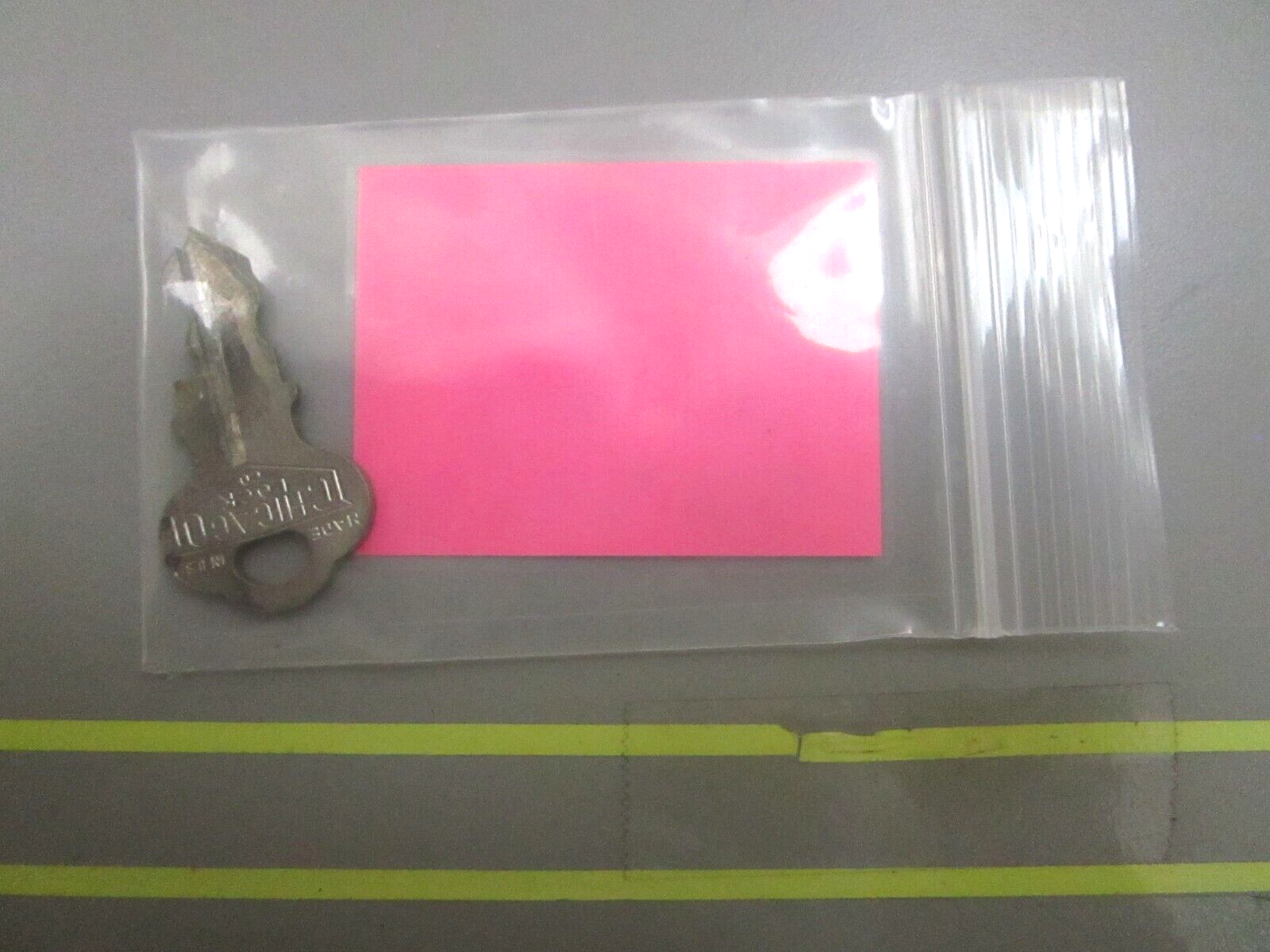 *NEW OEM* 0810 OMC Johnson Evinrude Ignition Key KF76 501591 0501591