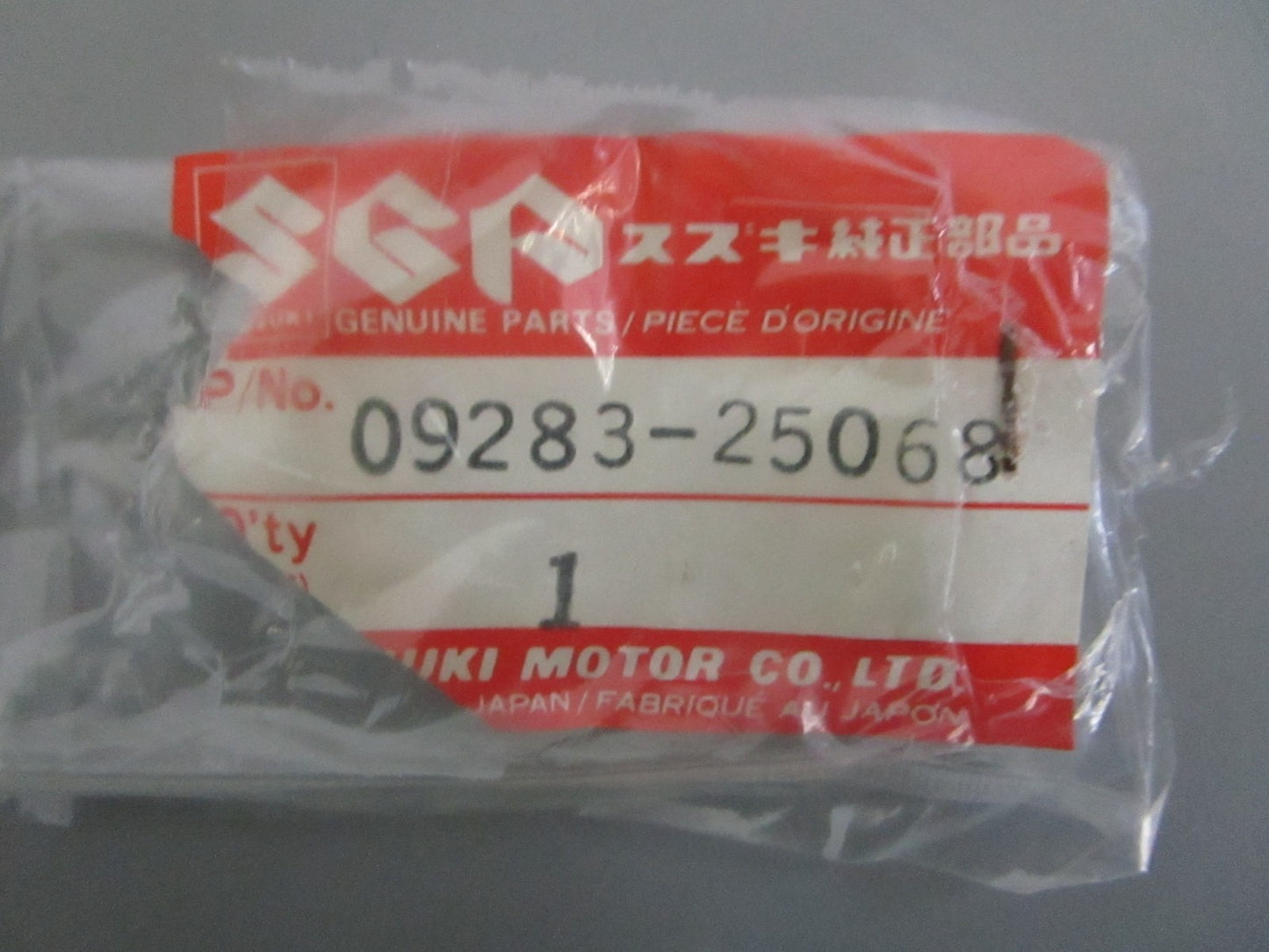 NEW OEM 09283-25068 Suzuki Oil Seal 0820