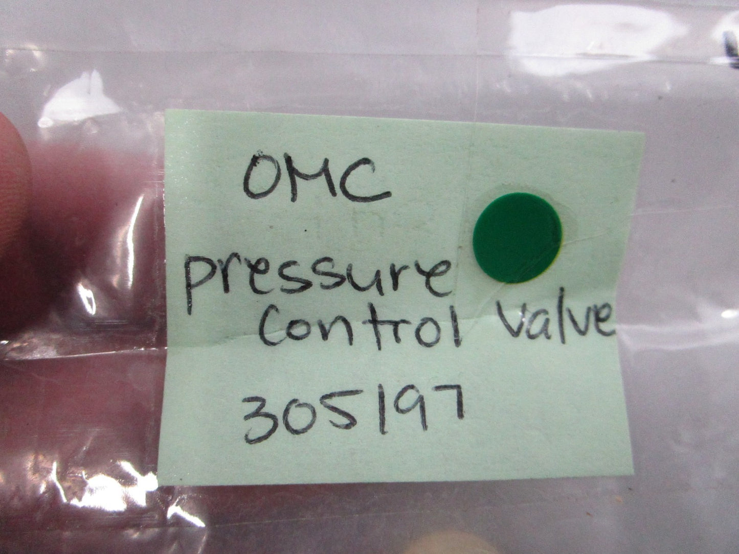 NEW OEM (LOT OF 2) 305197 0305197 OMC Johnson Evinrude Control Valve 0810