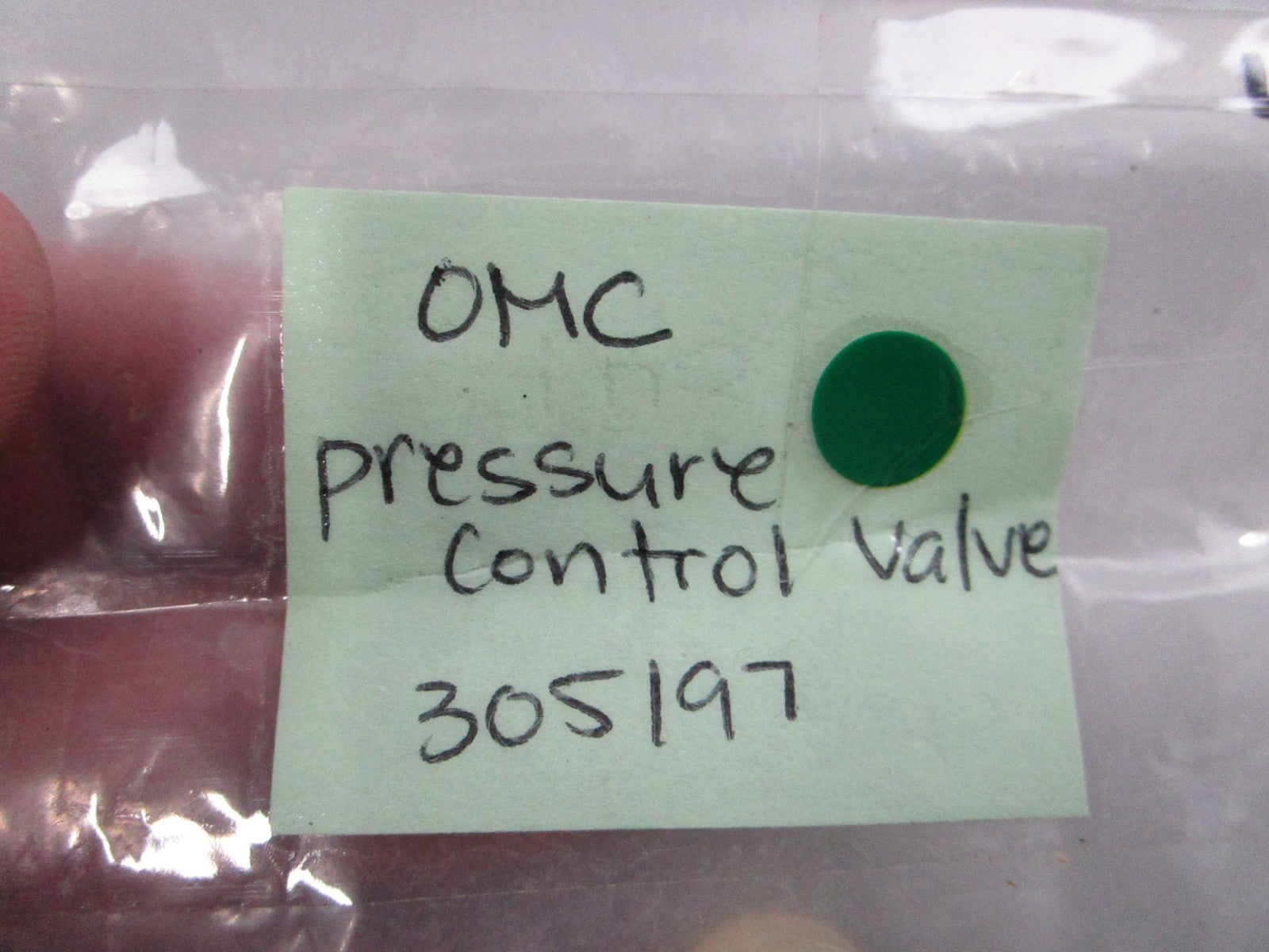 NEW OEM (LOT OF 2) 305197 0305197 OMC Johnson Evinrude Control Valve 0810