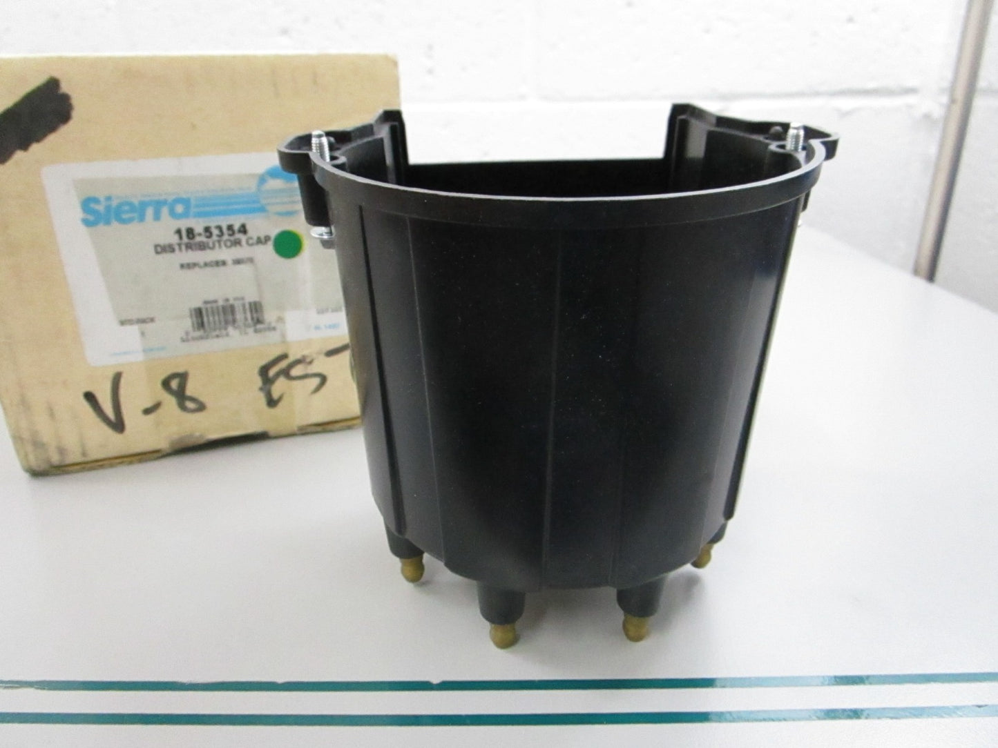 NEW 18-5354 Replaces: 38070 Sierra Distributor Cap 0810