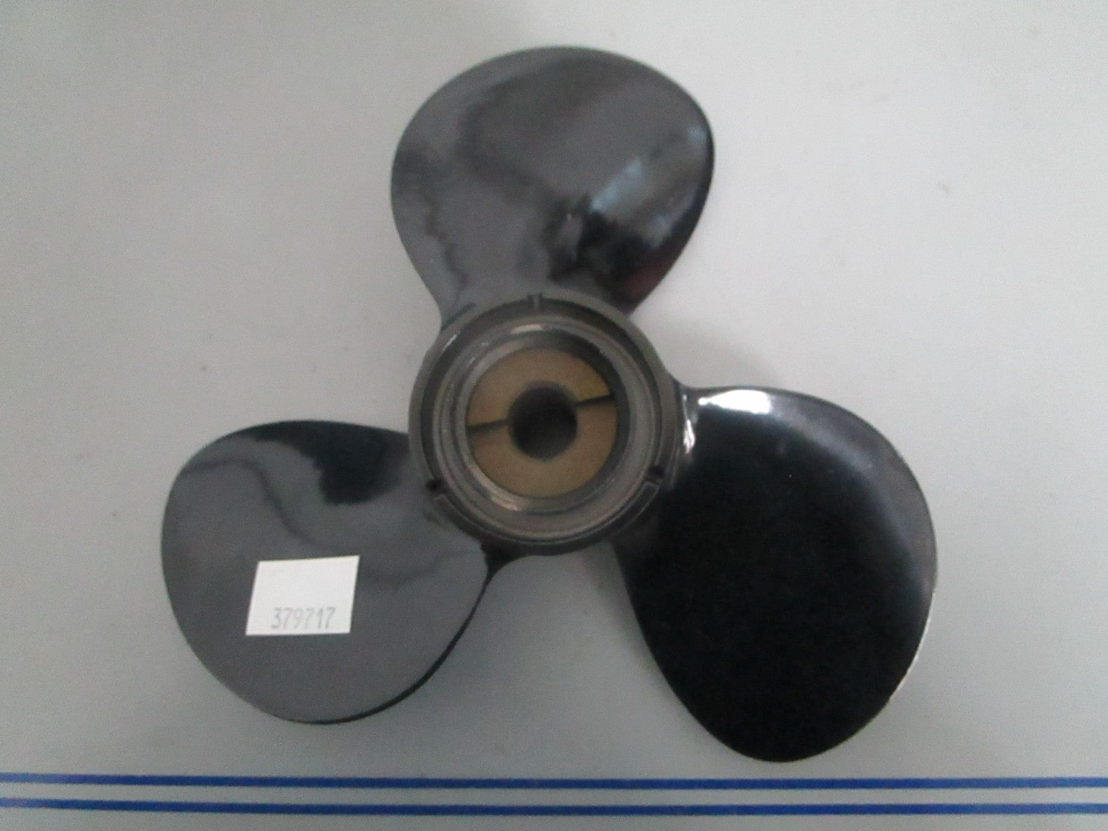 *NEW OEM* 0820 OMC Johnson Evinrude 9×9 Propeller 379717 0379717