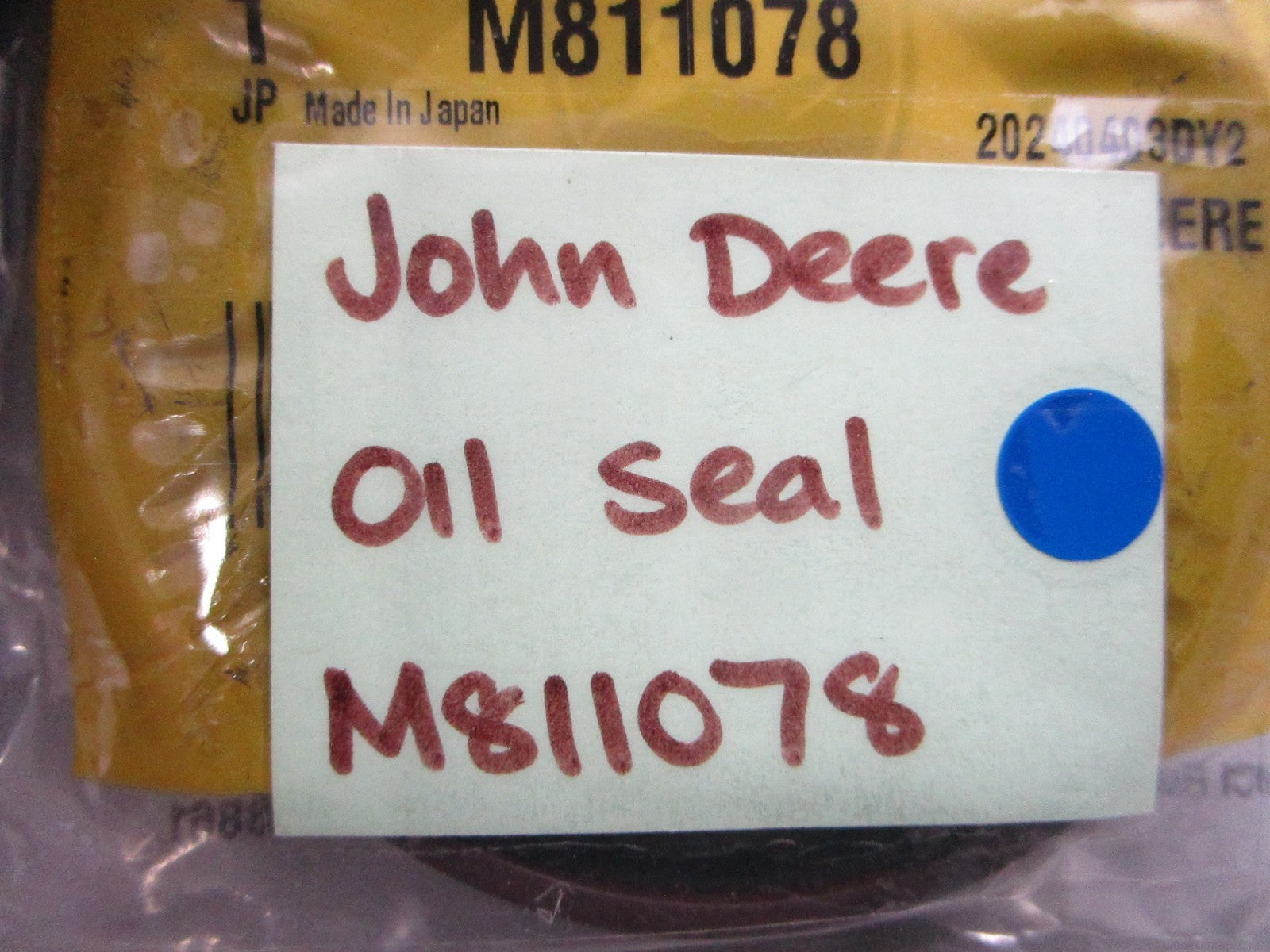 *NEW OEM* 0810 John Deere Oil Seal M811078
