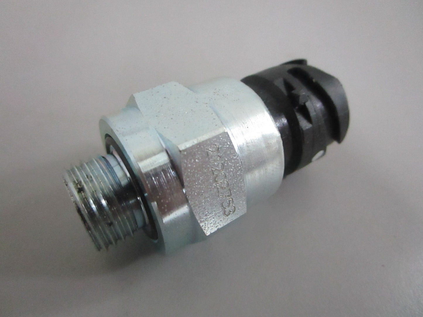 *NEW OEM* 0820 Volvo Penta Pressure Switch 21202753