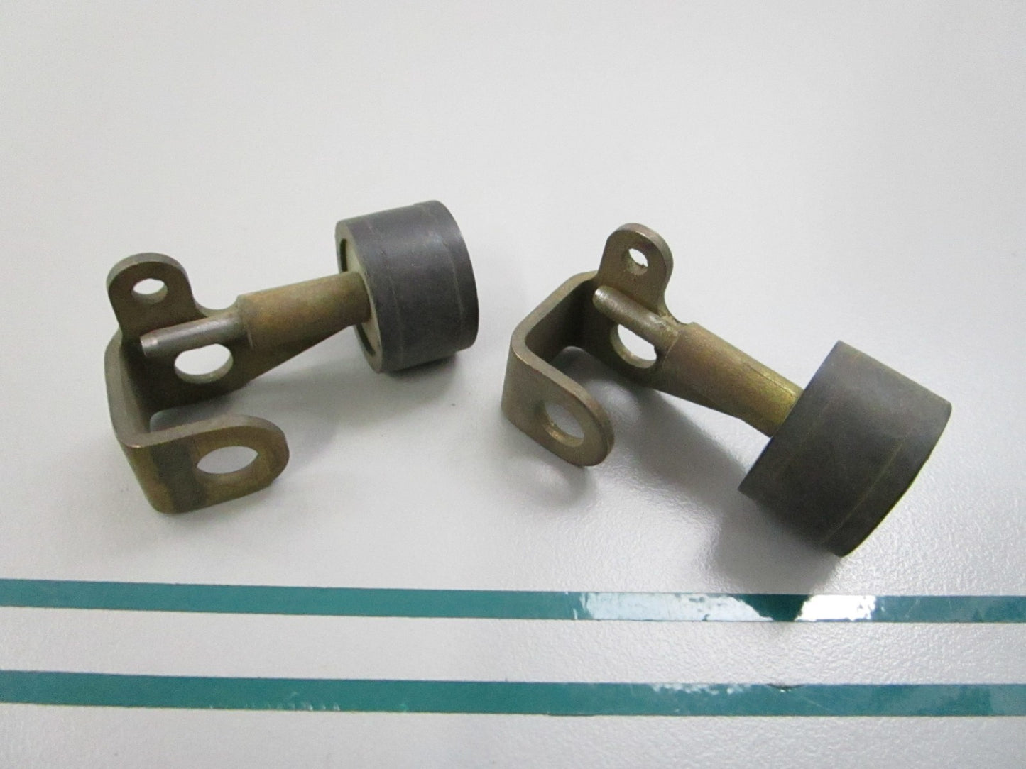 NEW OEM (LOT OF 2) 376035 0376035 OMC Johnson Evinrude Cam Follower 0810