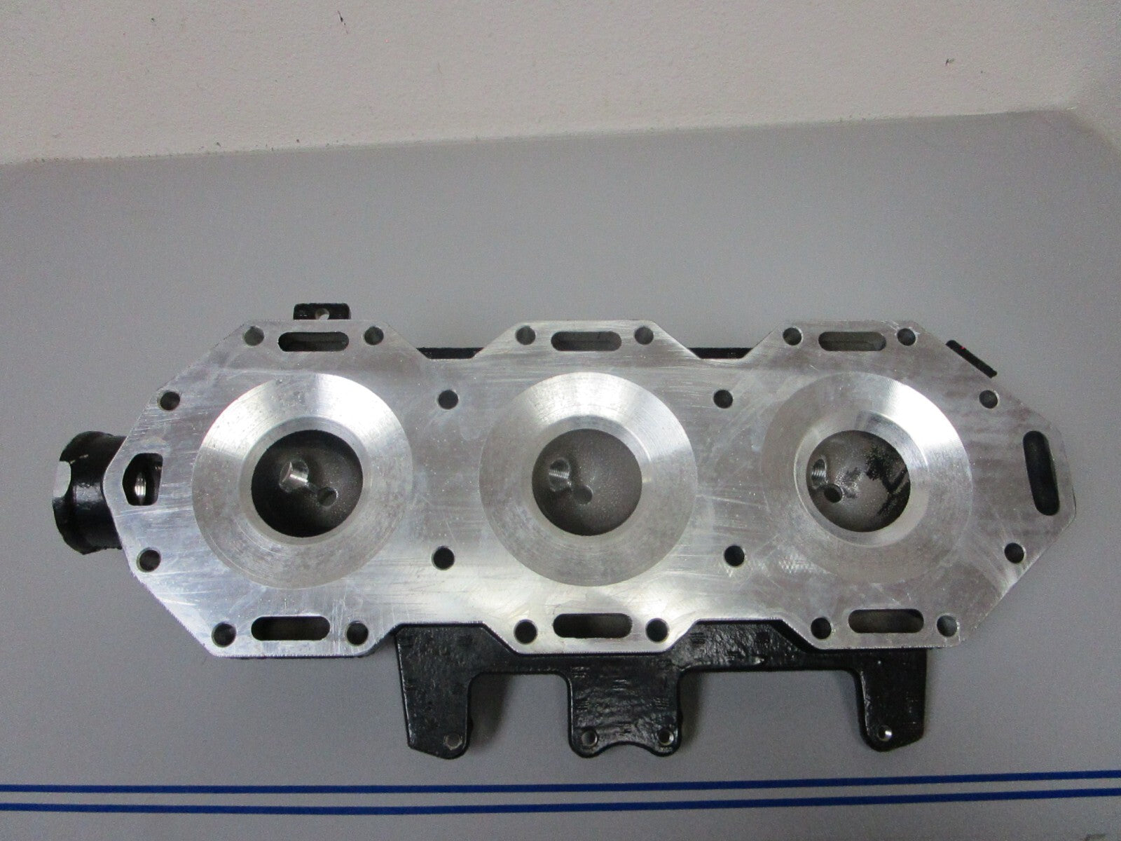 *NEW OEM* 0720 OMC Evinrude 200 225 250 hp 2000 Port Cylinder Head 5001509