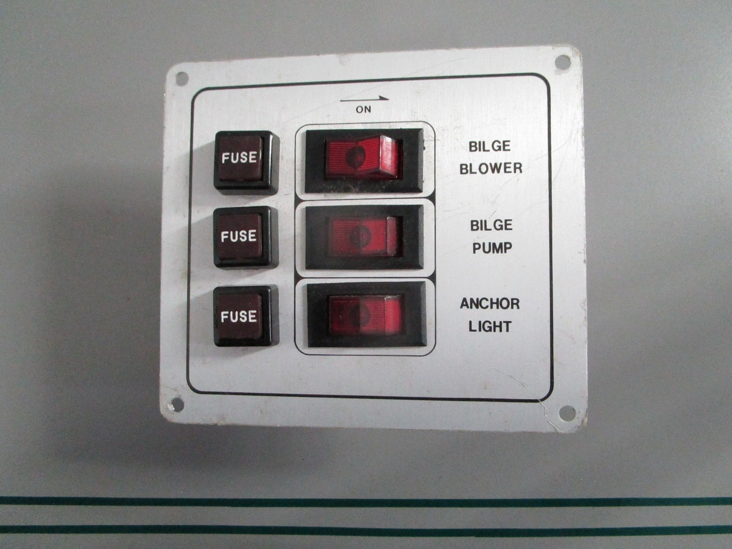 NEW OEM 771988 0771988 OMC Johnson Switch Plate 0820