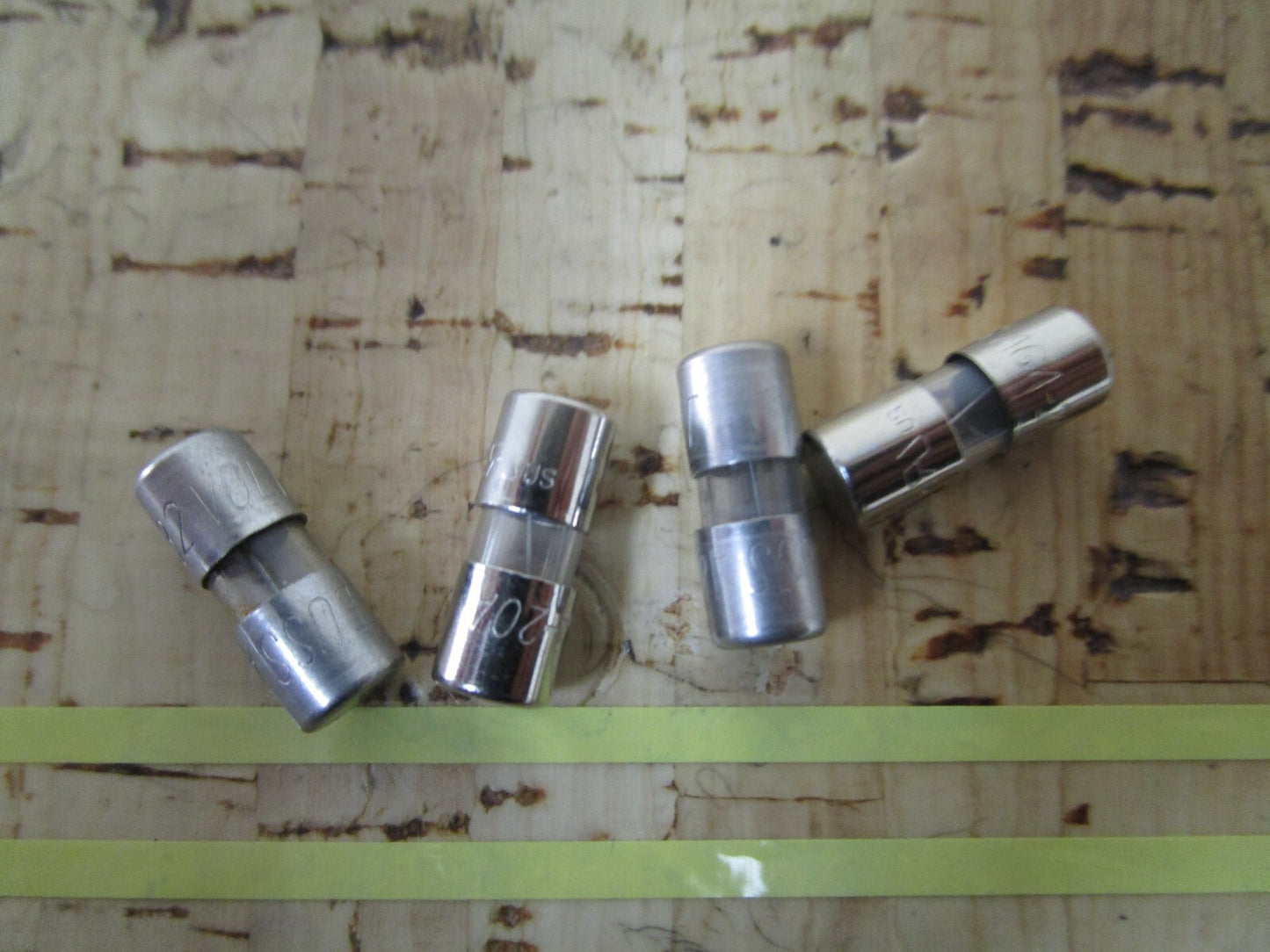 *NEW OEM* (LOT OF 4) 0720 OMC Johnson Evinrude 20 AMP Fuse 510884 0510884