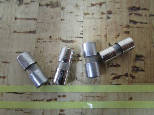 *NEW OEM* (LOT OF 4) 0720 OMC Johnson Evinrude 20 AMP Fuse 510884 0510884