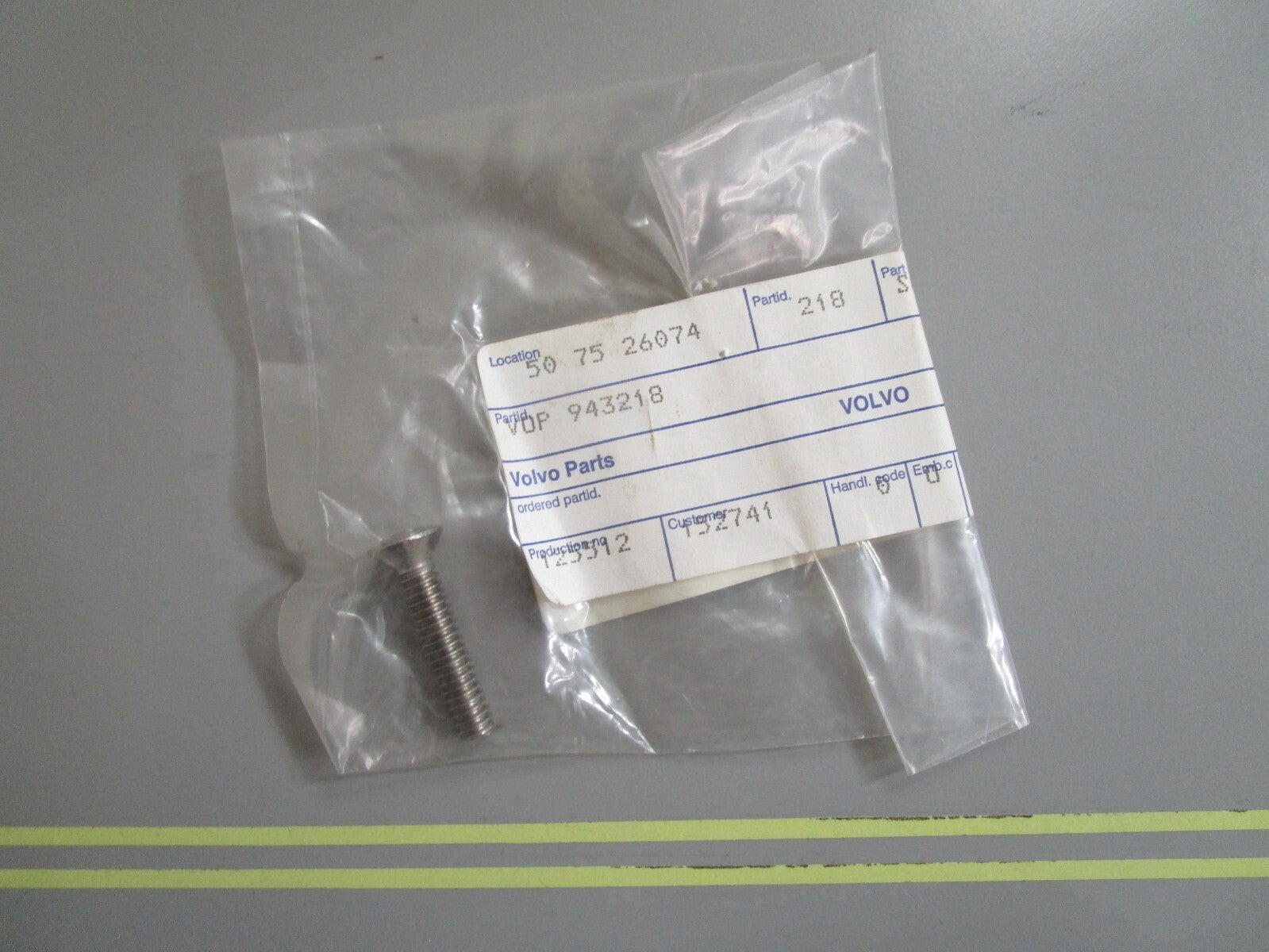*NEW OEM* 0810 Volvo Penta Screw 943218