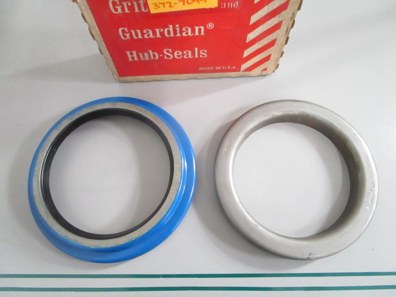 NEW OEM 372-7099 Stemco Wheel Seals Set 0820
