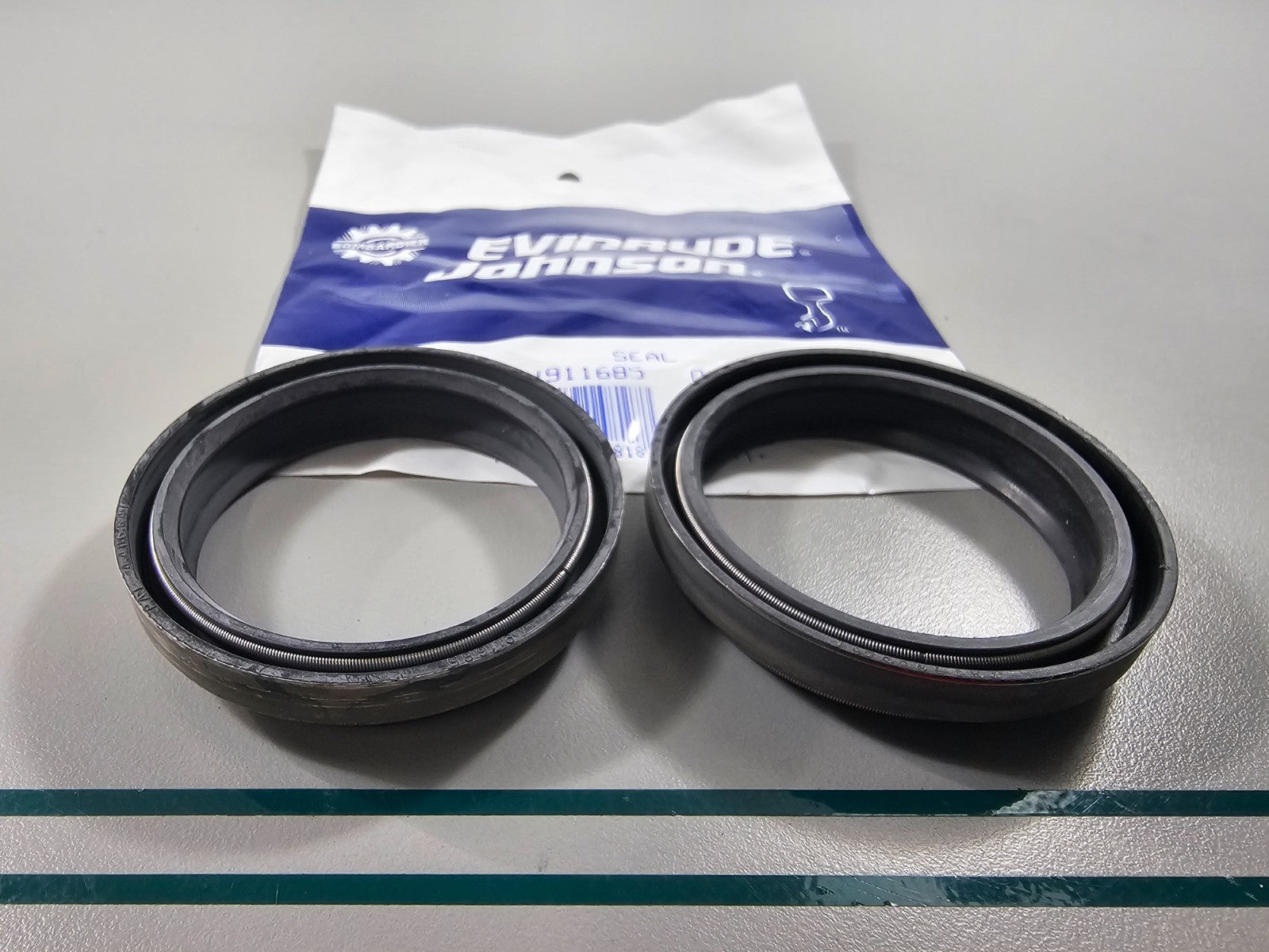 NEW OEM (LOT OF 2) 911685 0911685 OMC Johnson Evinrude Seal 0810