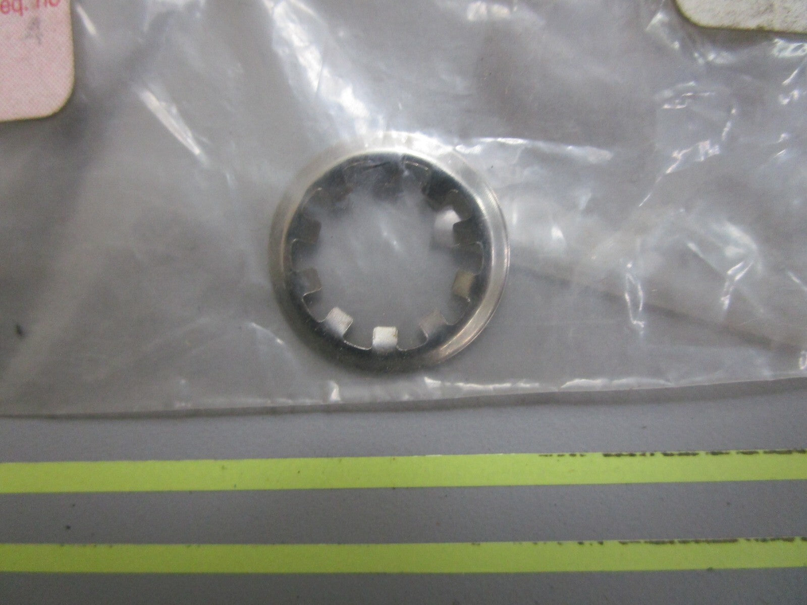 *NEW OEM* 0810 Volvo Penta Retaining Ring 3852516