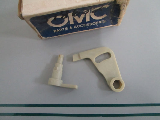 NEW OEM 388322 0388322 OMC Johnson Evinrude Cam Follower & Lever 0820