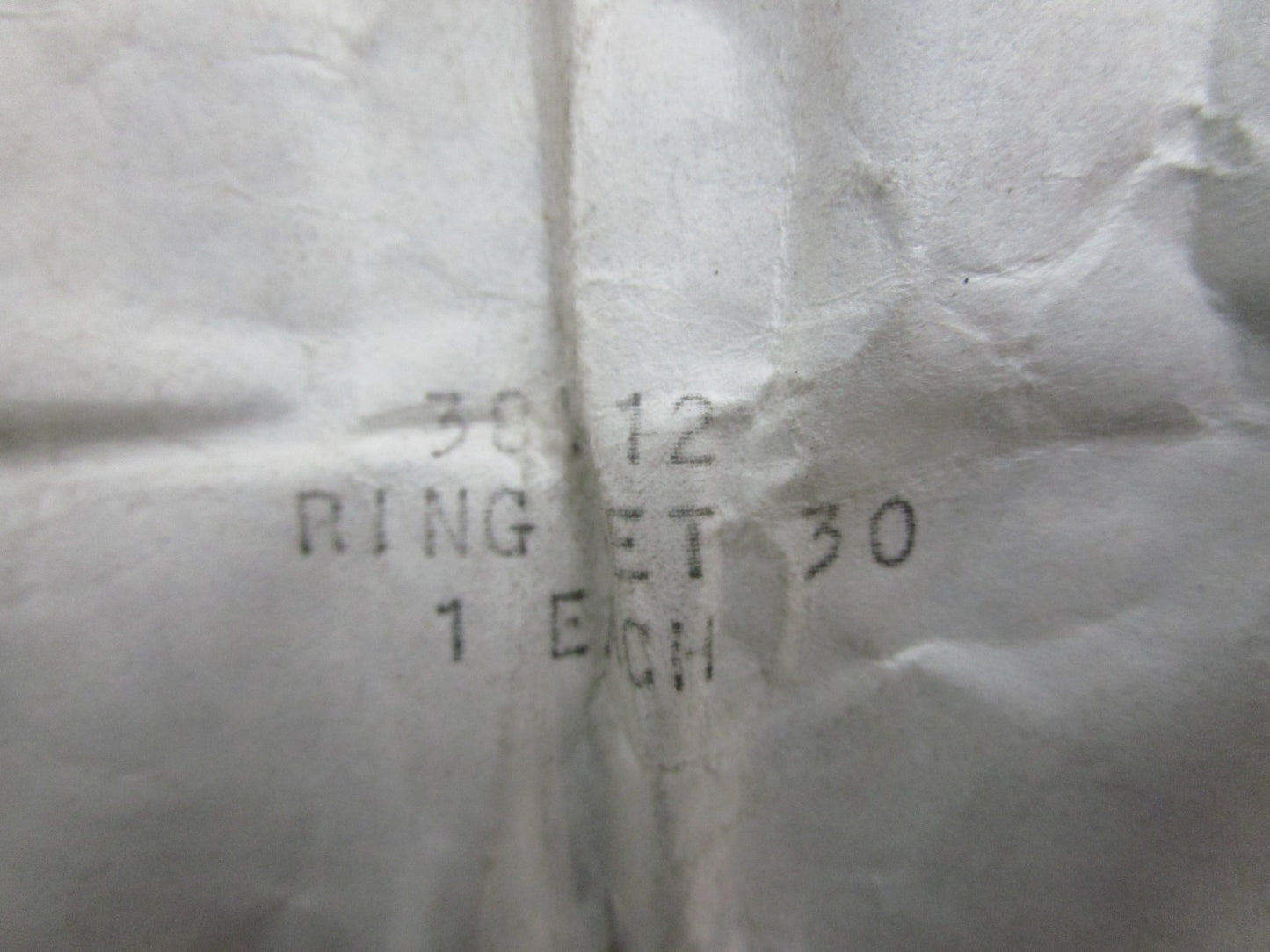 *NEW OEM* 0820 OMC Johnson Evinrude 2 Piston Ring Set 384312 0384312