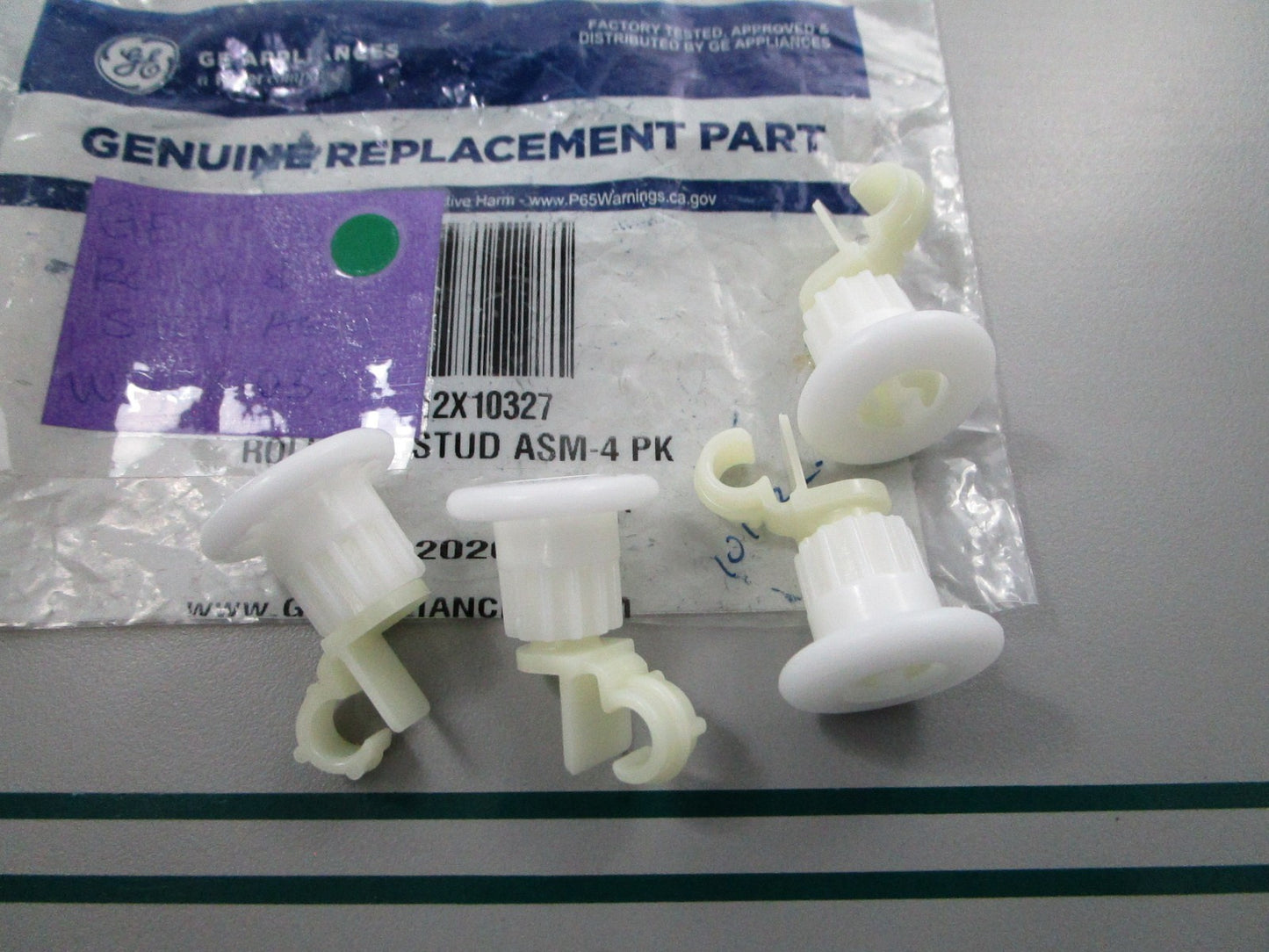 NEW OEM WD12X10327 GE Roller & Stud Assembly 0810