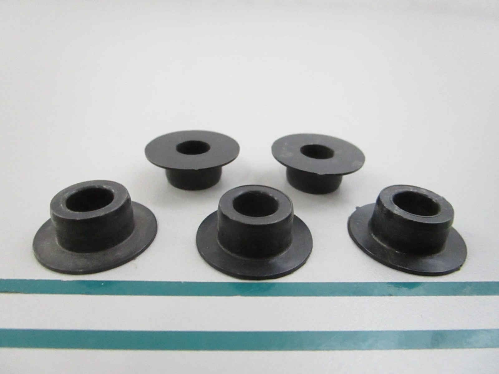 NEW OEM (LOT OF 5) 324642 0324642 OMC Johnson Evinrude Bushing 0810