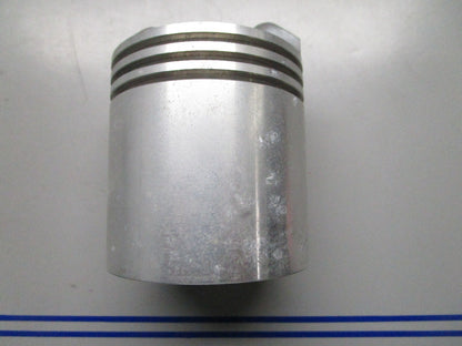 *NEW OEM* 0820 OMC Johnson Evinrude Piston 376829 0376829 304320