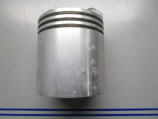 *NEW OEM* 0820 OMC Johnson Evinrude Piston 376829 0376829 304320