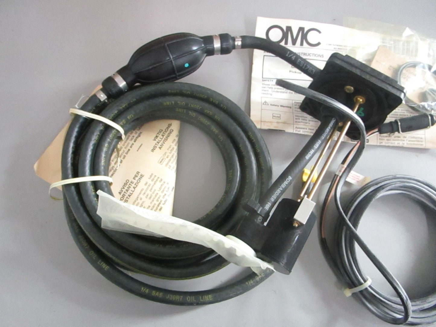 NEW OEM 176635 0176635 OMC Johnson Evinrude Oil Tank Pick Up Kit 0820