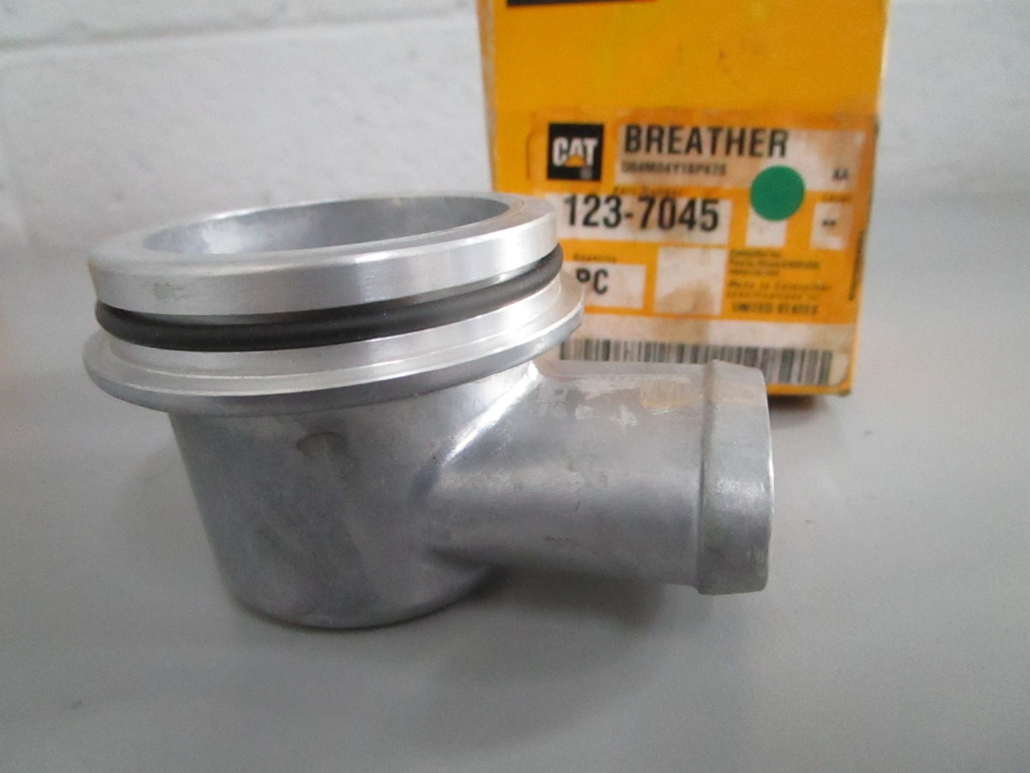 NEW OEM 123-7045 CAT Breather 0820