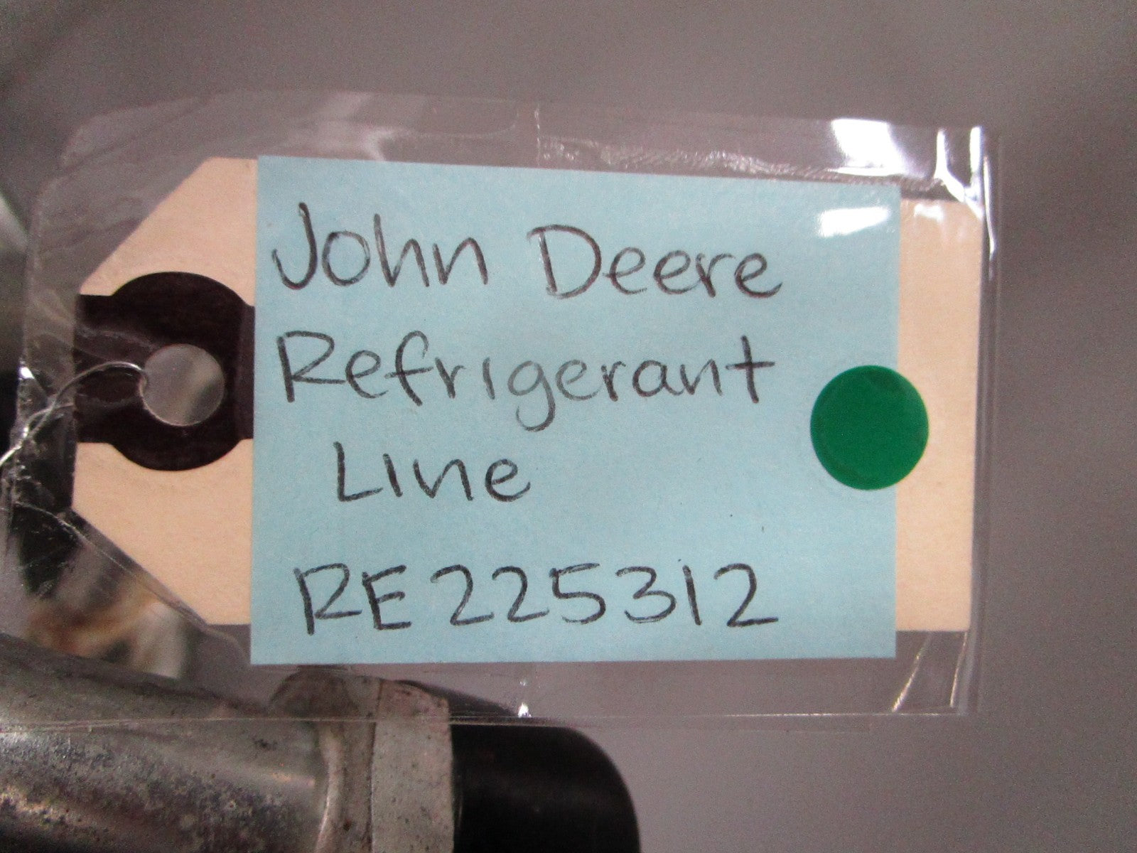 NEW OEM RE225312 John Deere Line 0820