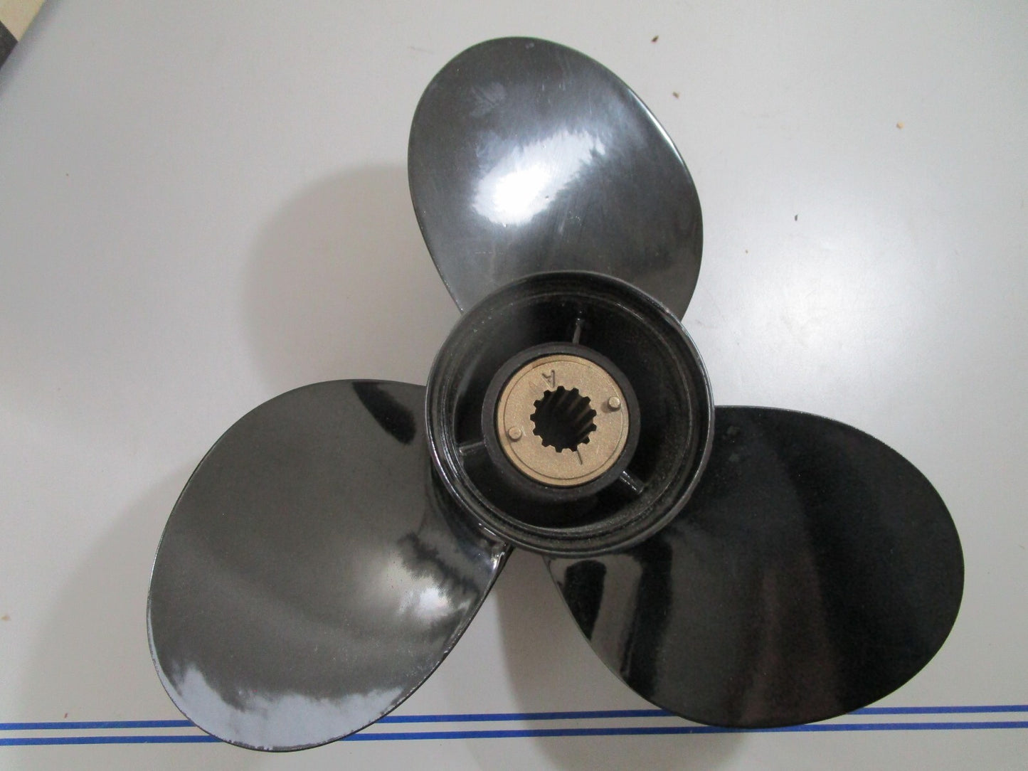 *NEW OEM* 0820 Mercury Black Max 10½ × 8 Propeller 48-42738A10