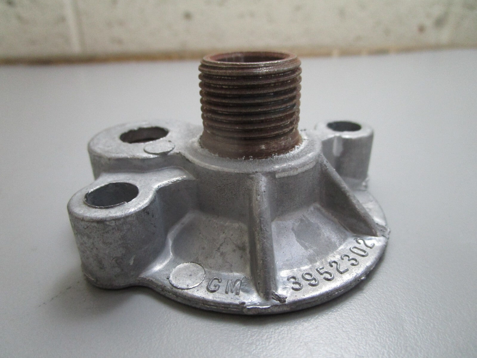 *NEW OEM* 0820 OMC Johnson Evinrude Adapter & Valve Assy 383944 0383944