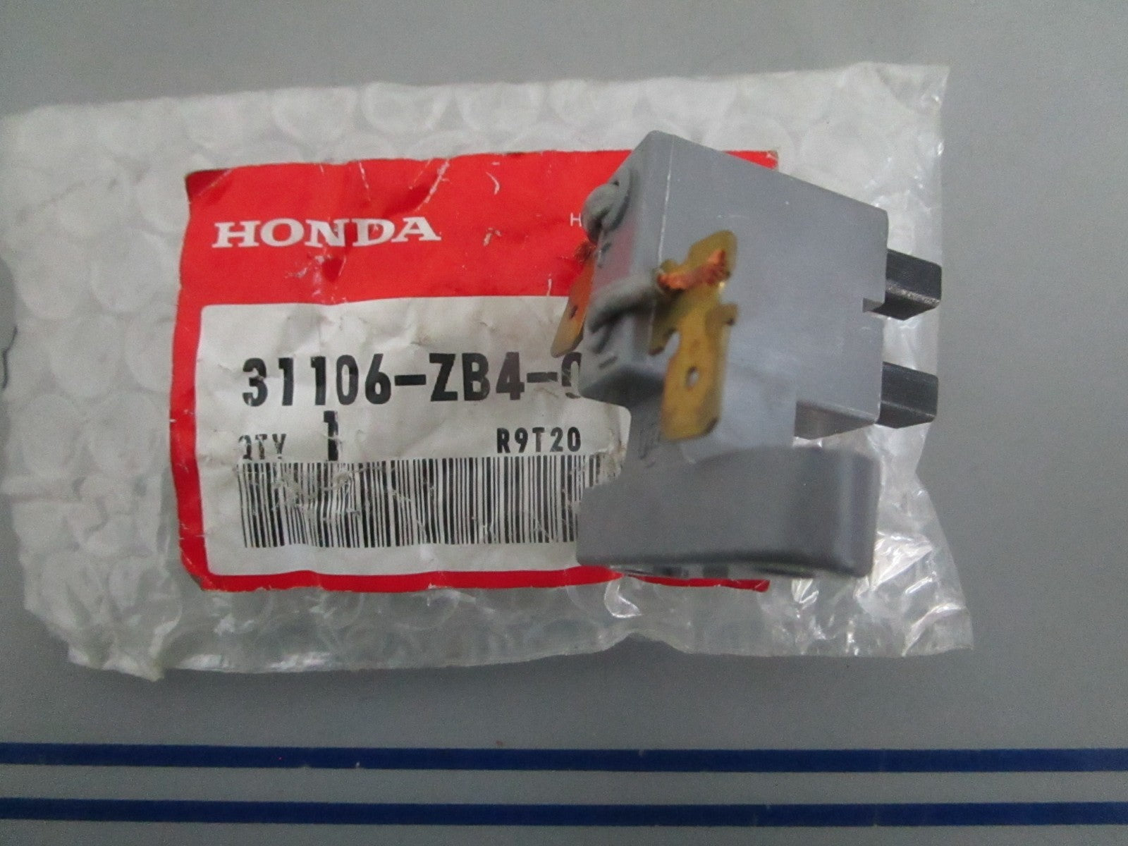 *NEW OEM* 0820 Honda Brush Assy 31106-ZB4-003