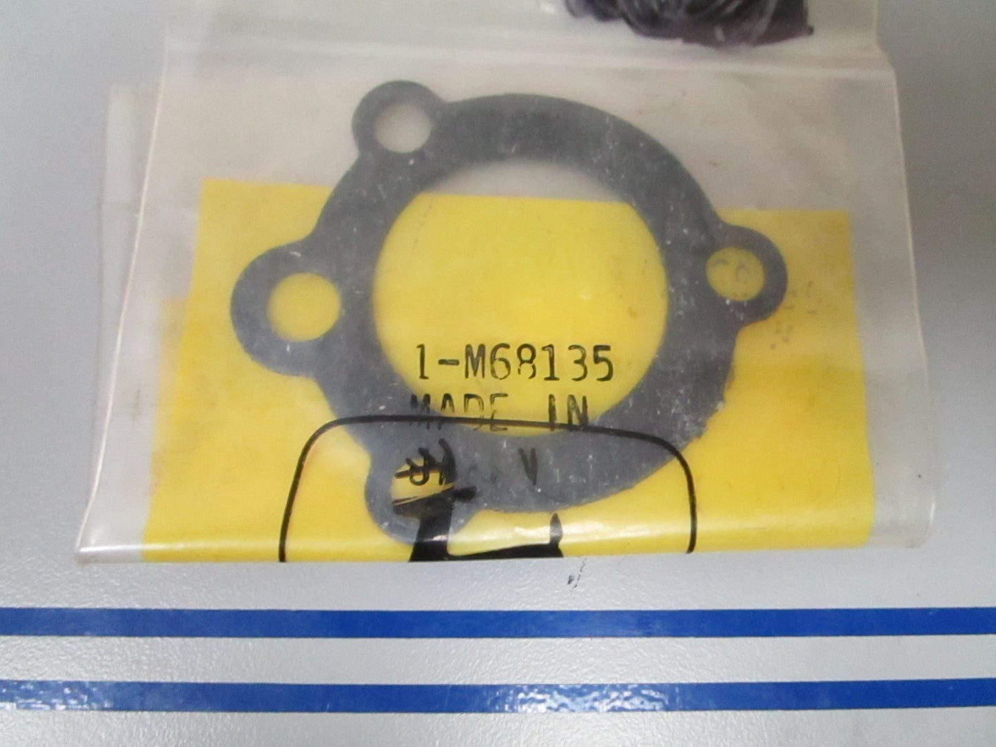NEW OEM M68135 John Deere Intake Gasket 0810