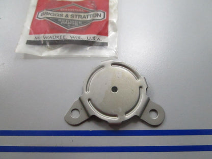 NEW OEM 223966 Briggs & Stratton Retainer 0810
