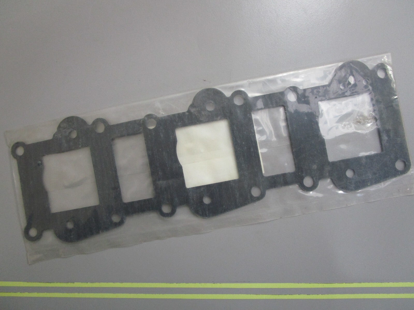 *NEW OEM* 0810 Tohatsu Reed Valve Gasket 3T5-02104-1